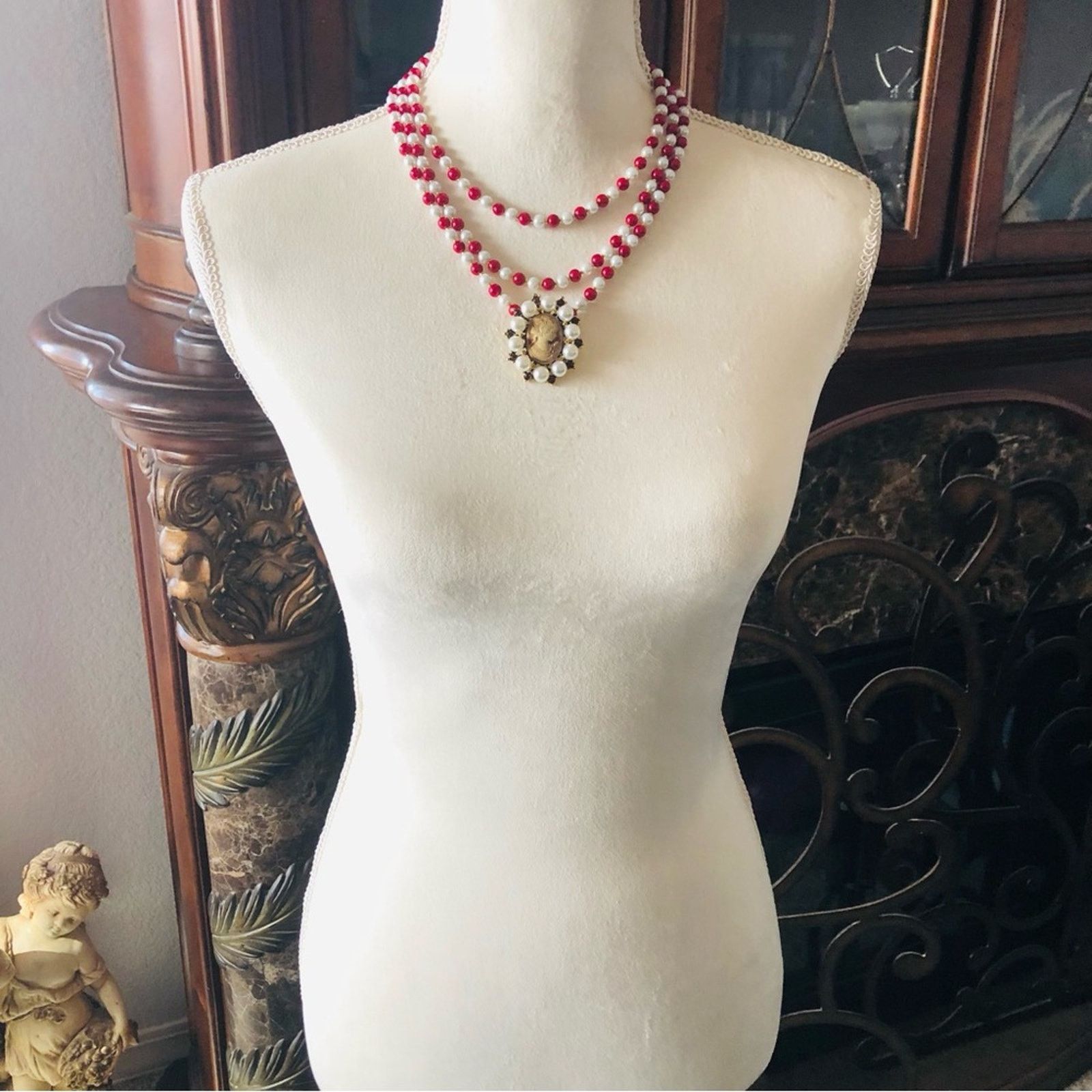 Handmade Handcrafted candy cane victorian lady cameo Pearl necklac Size ONE SIZE - 8 Thumbnail