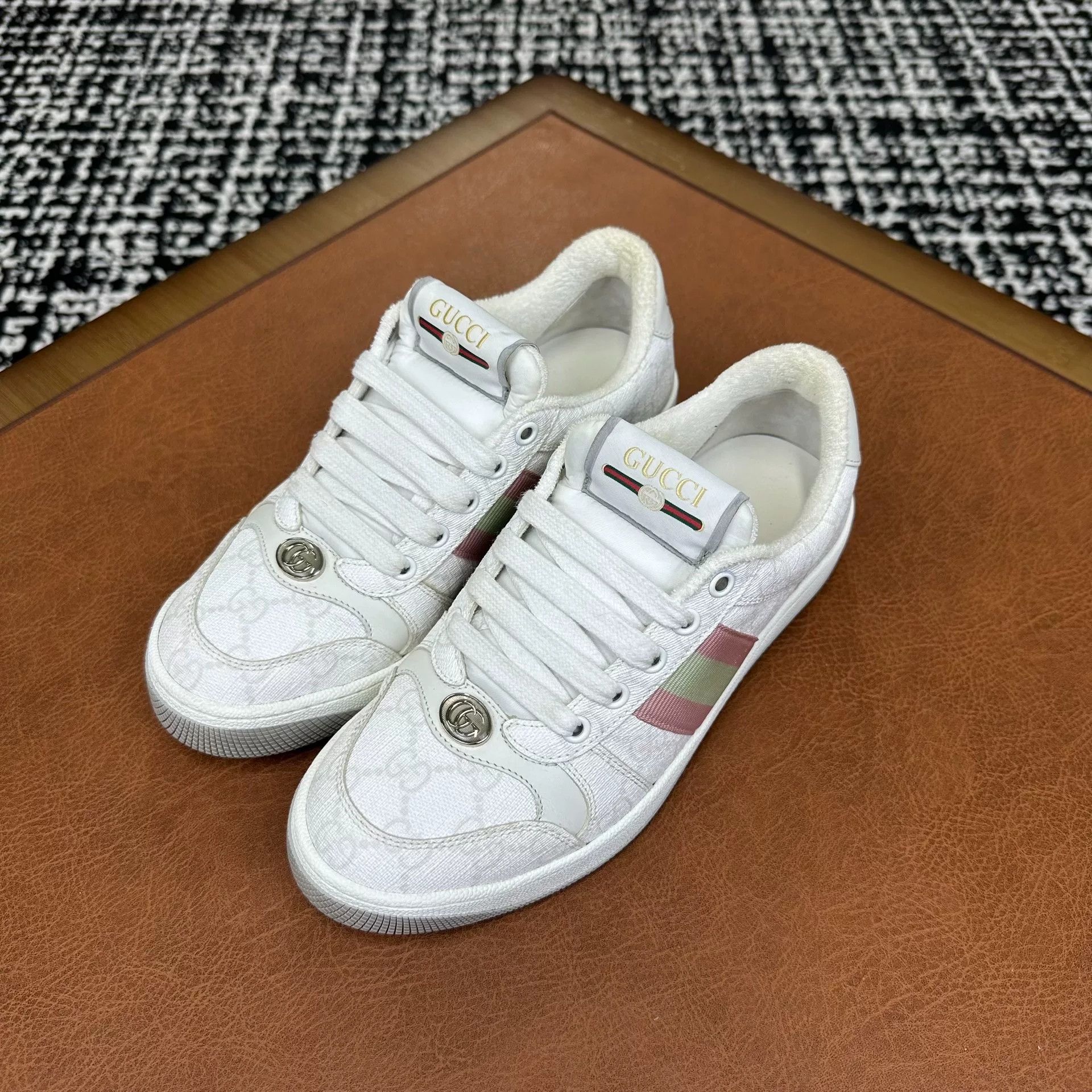 Gucci Gucci Gray Lowtop Sneakers it_36-5 Women Size US 6.5 / IT 36.5 - 1 Thumbnail
