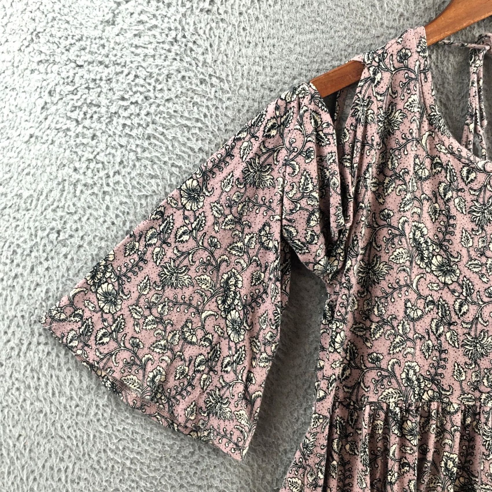 American Eagle Outfitters American Eagle Outfitters Blouse Shirt Womens M Pink Black Paisley Cold Shoulder Size M / US 6-8 / IT 42-44 - 4 Thumbnail