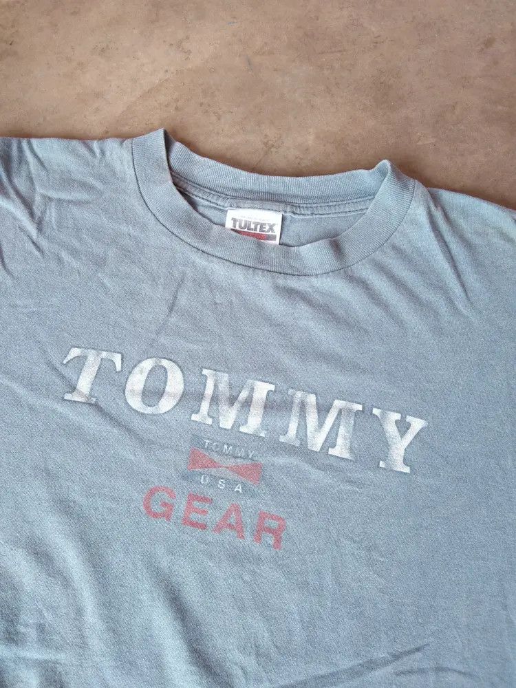 Tommy Hilfiger Vintage Y2k Faded Tommy Gear USA T Shirt Size US L / EU 52-54 / 3 - 2 Thumbnail