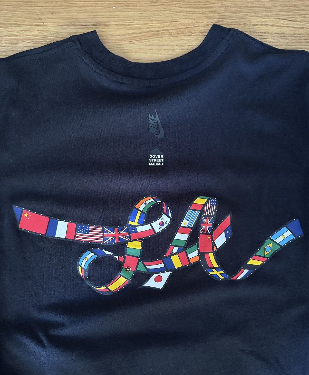 Dover Street Market × Nike Dover Street Market x Nike Flag Logo Tee Size US M / EU 48-50 / 2 - 5 Thumbnail