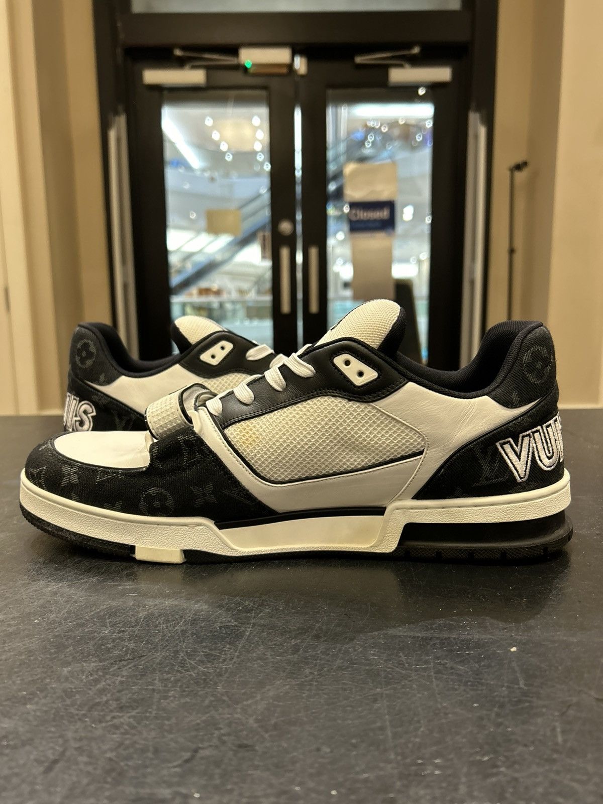 Louis Vuitton Louis Vuitton Trainer Strap - White Black Size US 13 / EU 46 - 4 Thumbnail