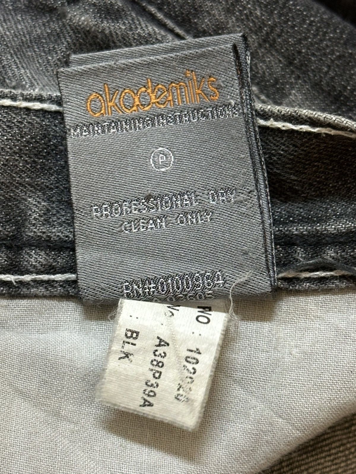 Akademiks Vintage Japanese Akademiks Faded Wash Distress Baggy Jeans Size US 33 - 12 Thumbnail