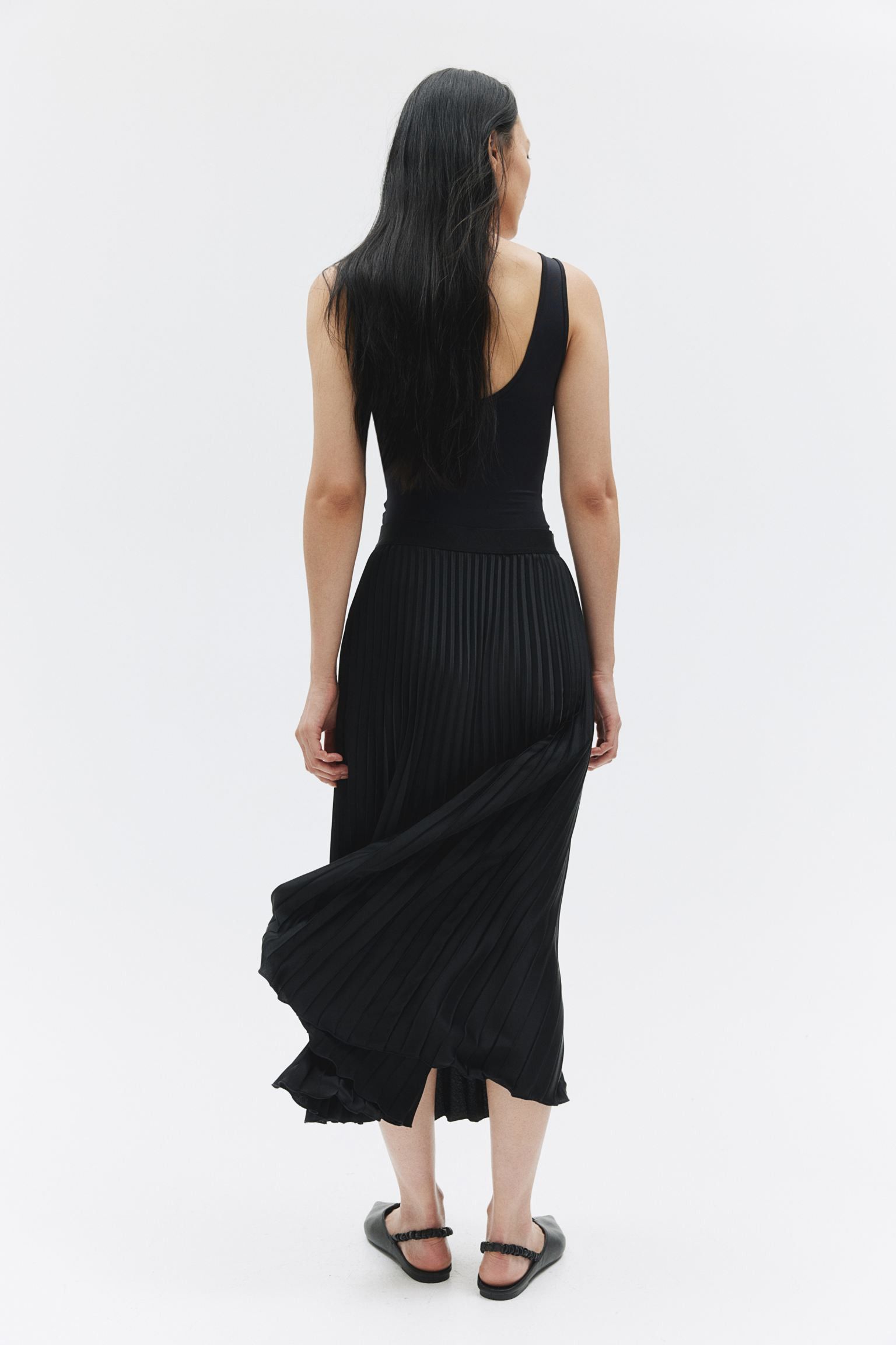 H&M BLACK PLEATED SKIRT BY H&M $50 Size 28" / US 6 / IT 42 - 7 Thumbnail