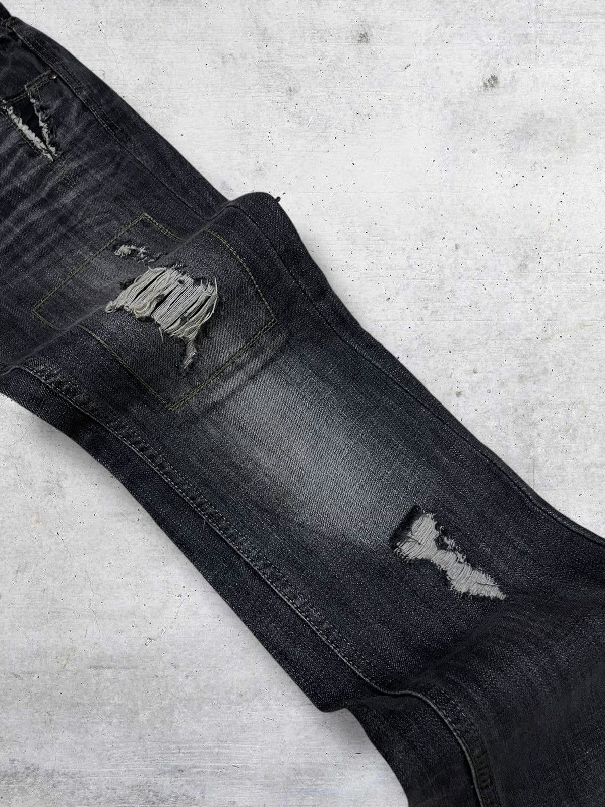 semanticdesign VINTAGE RATTLE TRAP OG JAPAN DESIGNER RIPPED ROCKSTAR DENIM Size US 29 - 9 Thumbnail