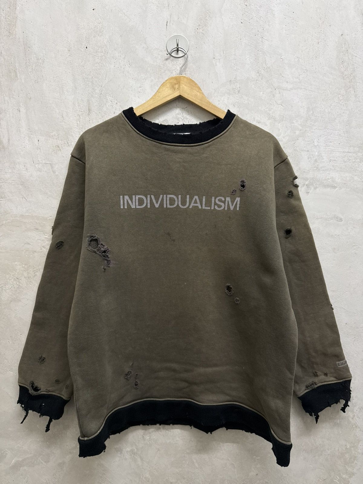Vintage Sun Faded “Individualism” Thrashed Sweatshirt Size US M / EU 48-50 / 2 - 1 Thumbnail
