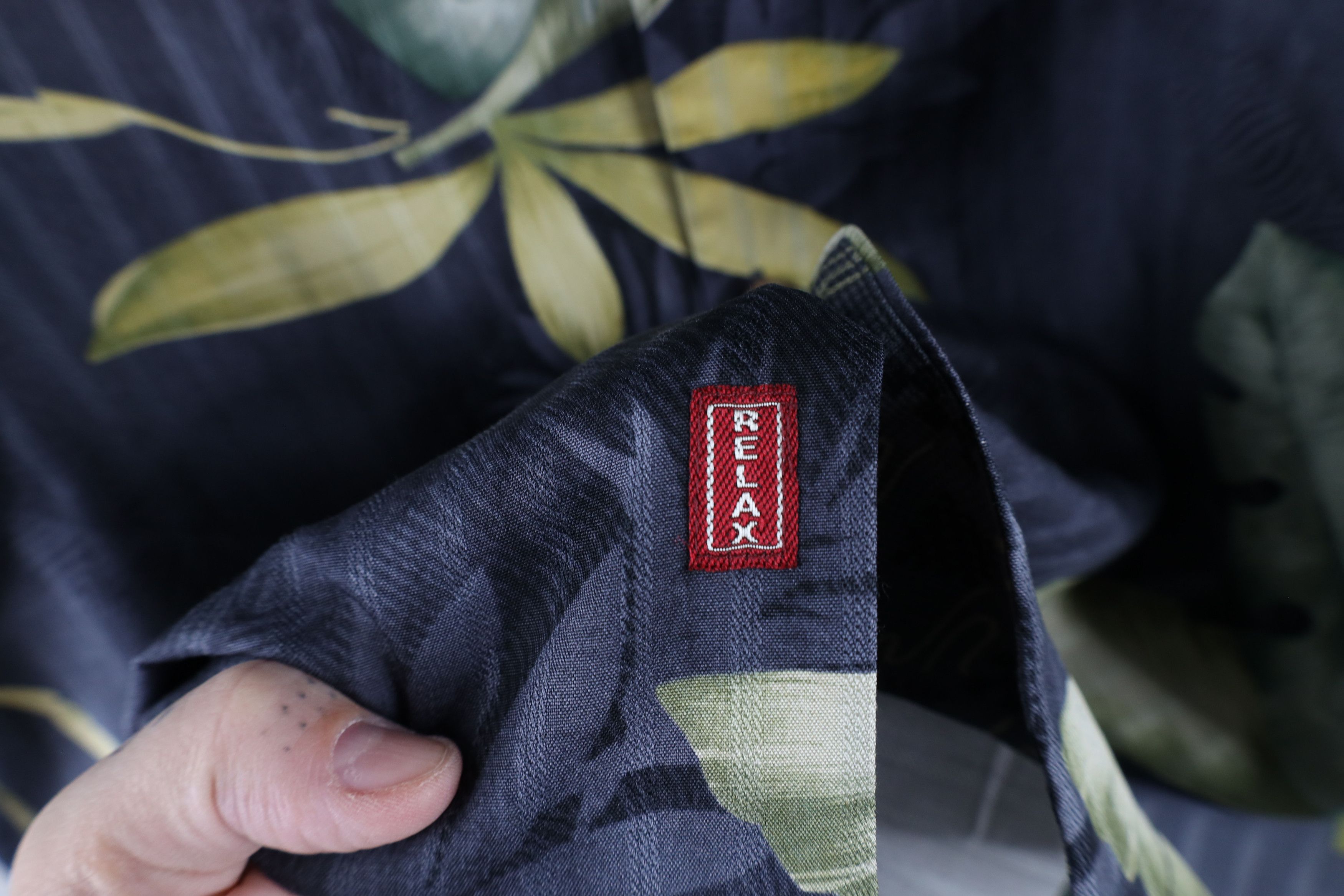 Tommy Bahama × Vintage Vintage 90s Tommy Bahama Stripe Palm Tree Button Shirt Size US XXL / EU 58 / 5 - 6 Thumbnail