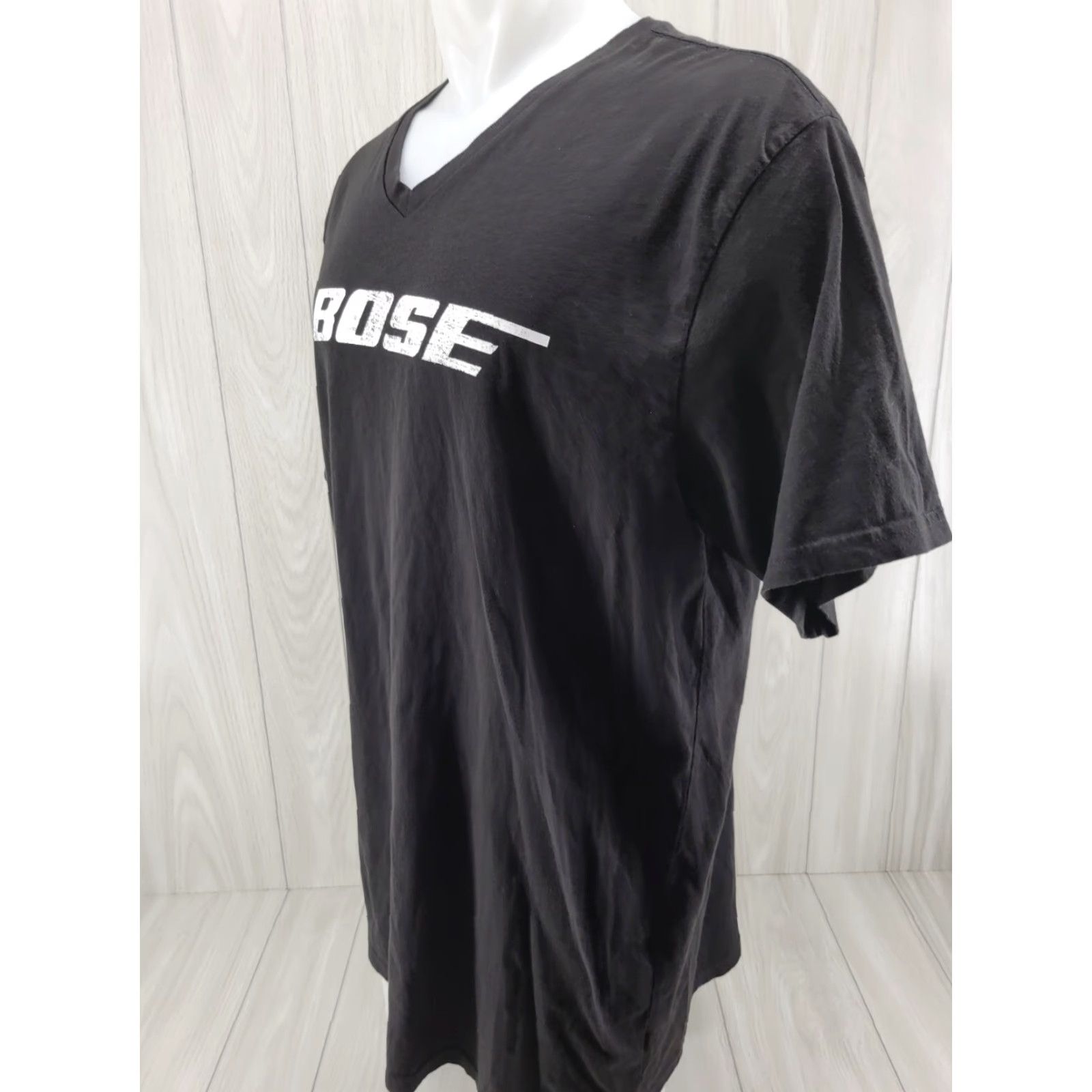 Vintage Bose Professional Speaker Audio Logo T-Shirt Men XL V-Neck Black District Short Sleeve Logo Cotton Shirt Size US XL / EU 56 / 4 - 2 Thumbnail