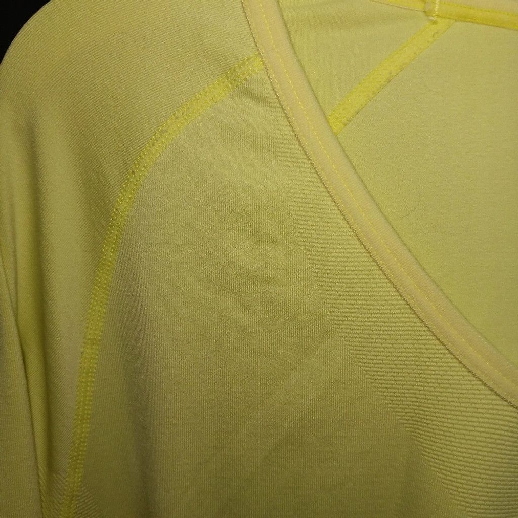 Champion Champion Double Dry long sleeve shirt, yellow, m/l, euc Size XL / US 12-14 / IT 48-50 - 5 Thumbnail