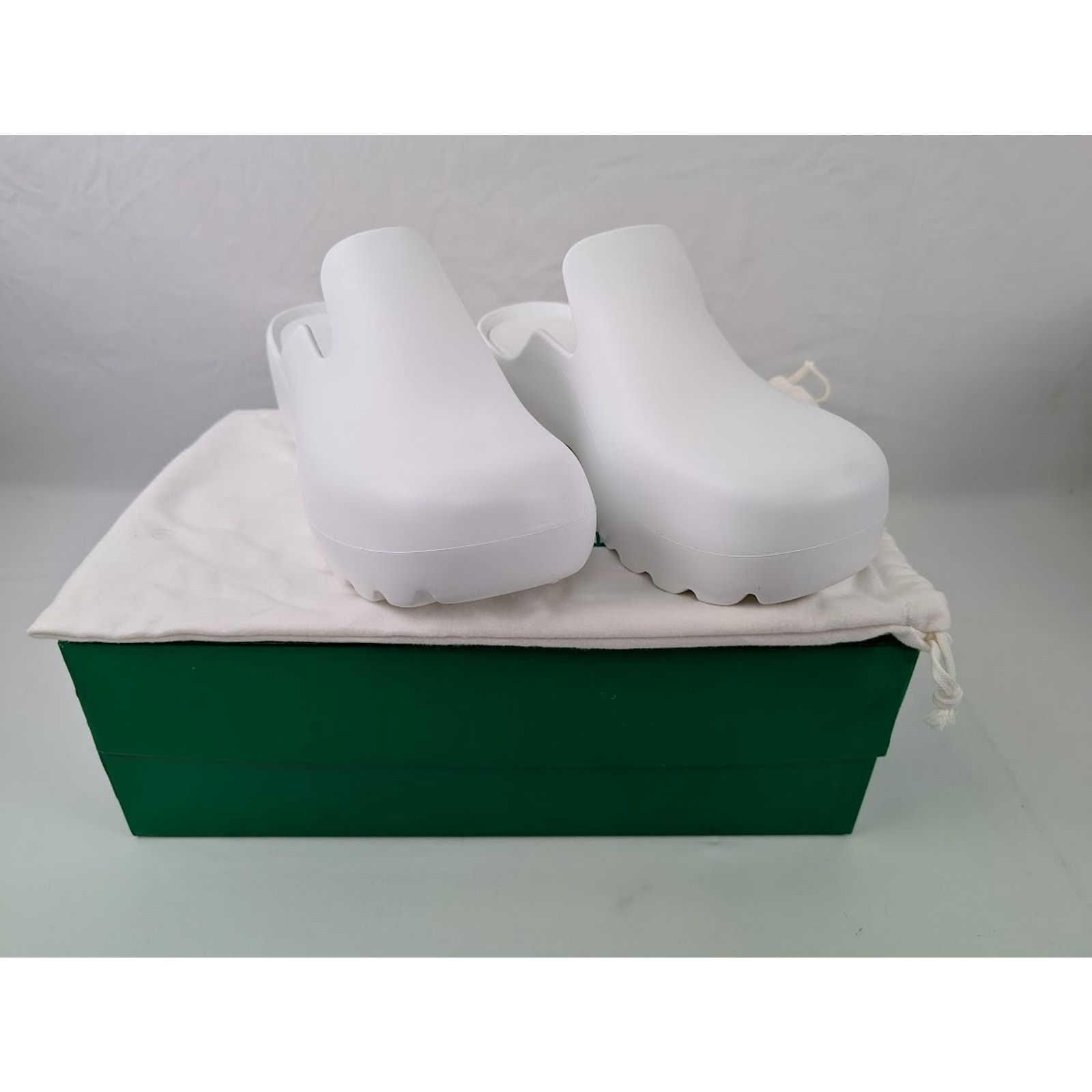 Bottega Veneta o1rshd1 Gel Rubber Flash Slipper in Chalk Size US 9 / EU 42 - 9 Thumbnail