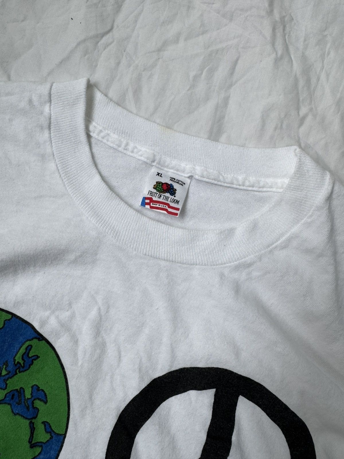 Vintage Vintage 90s World Peace Planet Earth T shirt Rare Size US XL / EU 56 / 4 - 5 Thumbnail