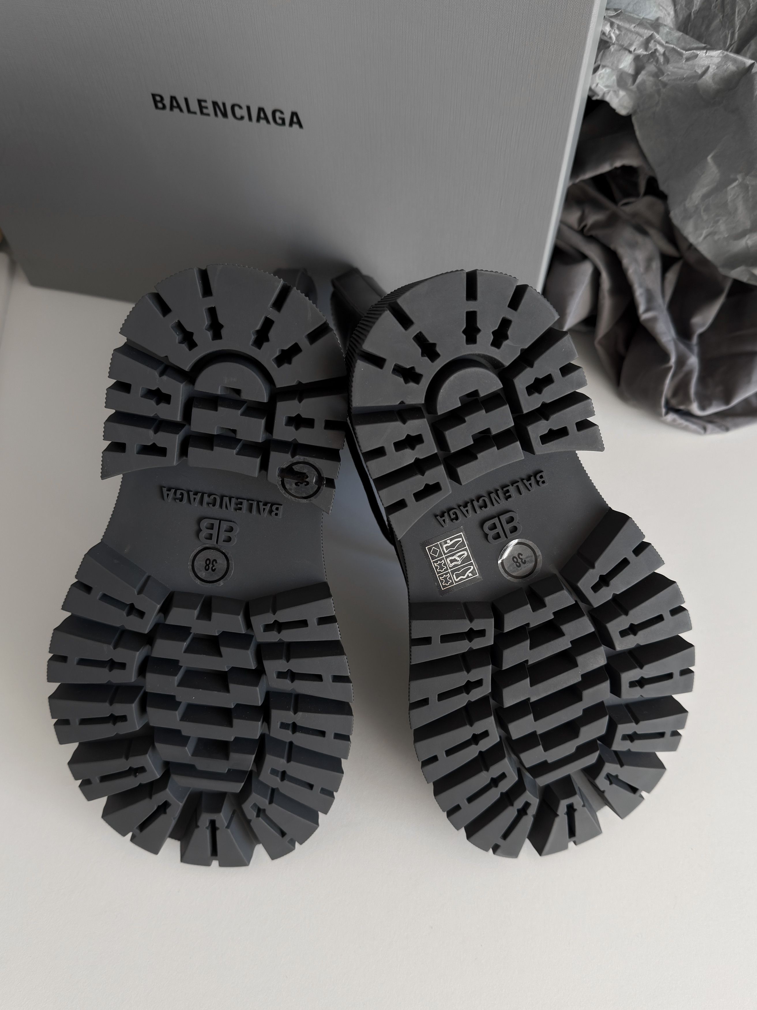 Balenciaga Balenciaga Tractor Boots | Grey Size US 8 / IT 38 - 10 Thumbnail