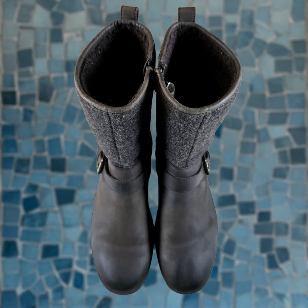 Ugg UGG Womens Boot Brown Leather Wool Waterproof Zip 9 Robbie 1017377 Size US 9 / IT 39 - 1 Thumbnail
