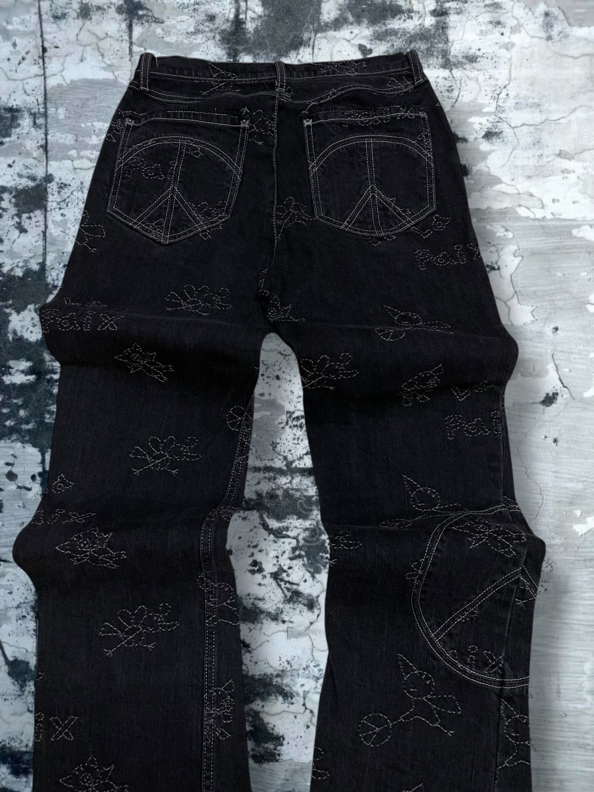 Japanese Brand Vintage 1990s Japan Designer Olleborebla Peace Pig Denim Size US 27 - 11 Thumbnail