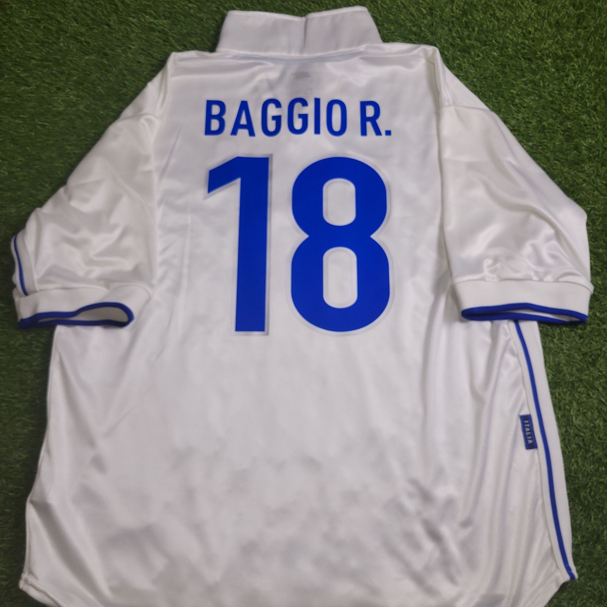 Nike Baggio Italy Nike 1998 WORLD CUP Away Soccer Jersey Shirt XL Size US XL / EU 56 / 4 - 2 Thumbnail
