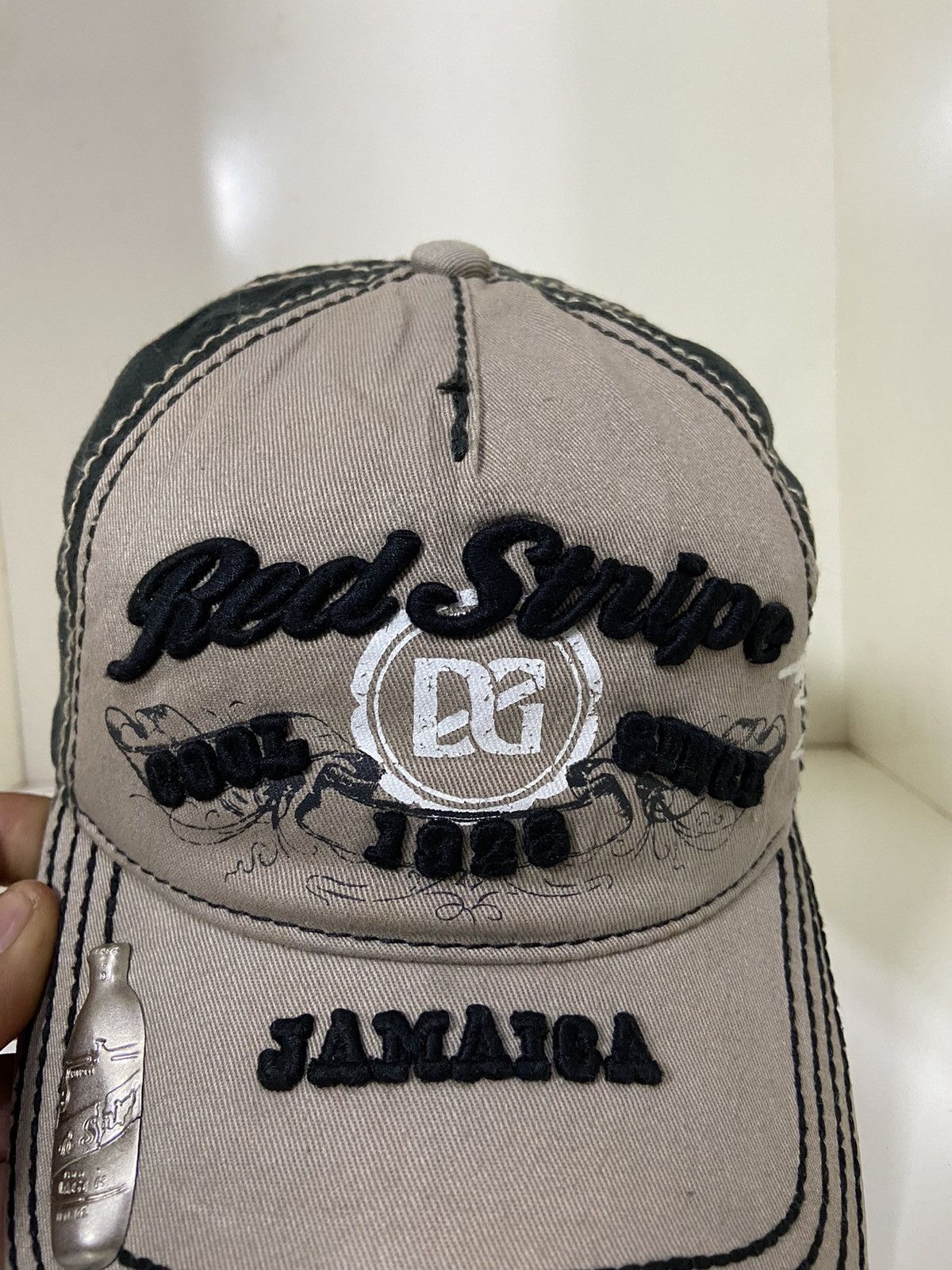 Vintage Vintage red stripe distreseed hat with drink bottle opener Size ONE SIZE - 2 Thumbnail