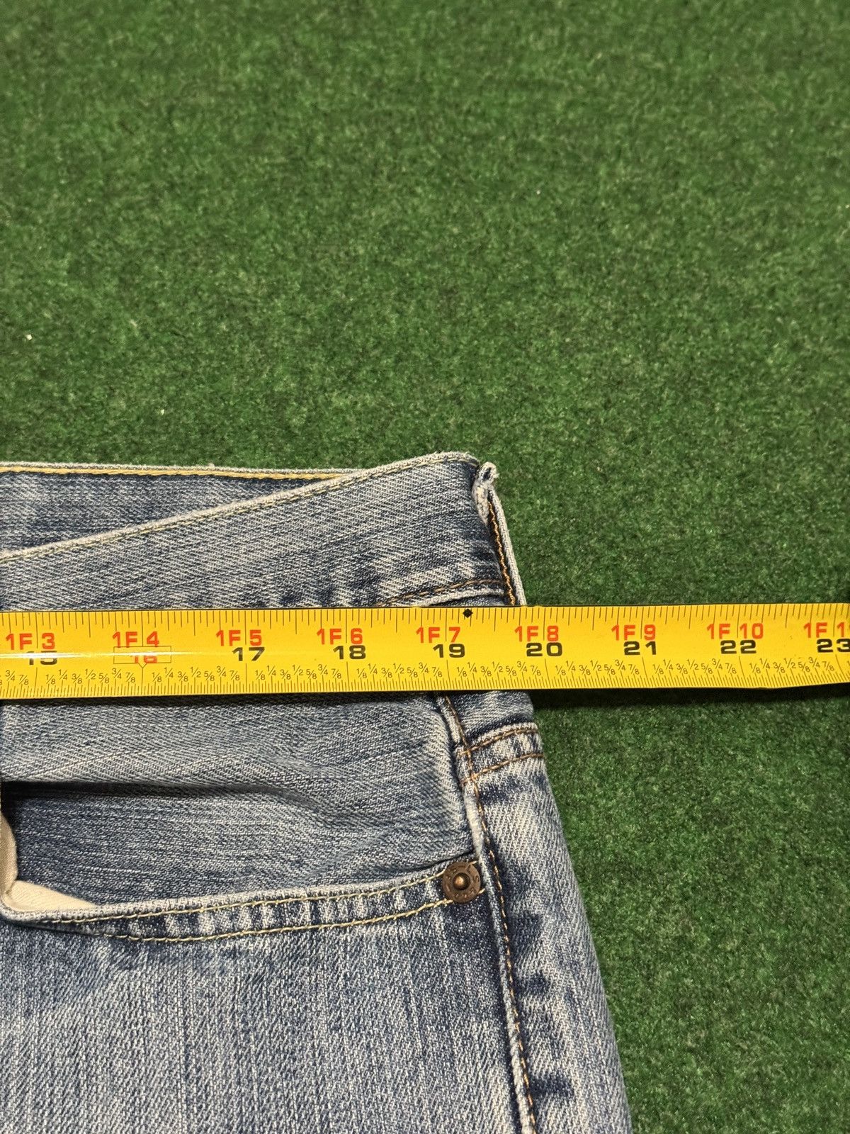 Levi's Vintage Clothing Vintage Levis 569 Loose Straight Baggy Y2K 39x29 Jeans Size US 39 - 5 Thumbnail