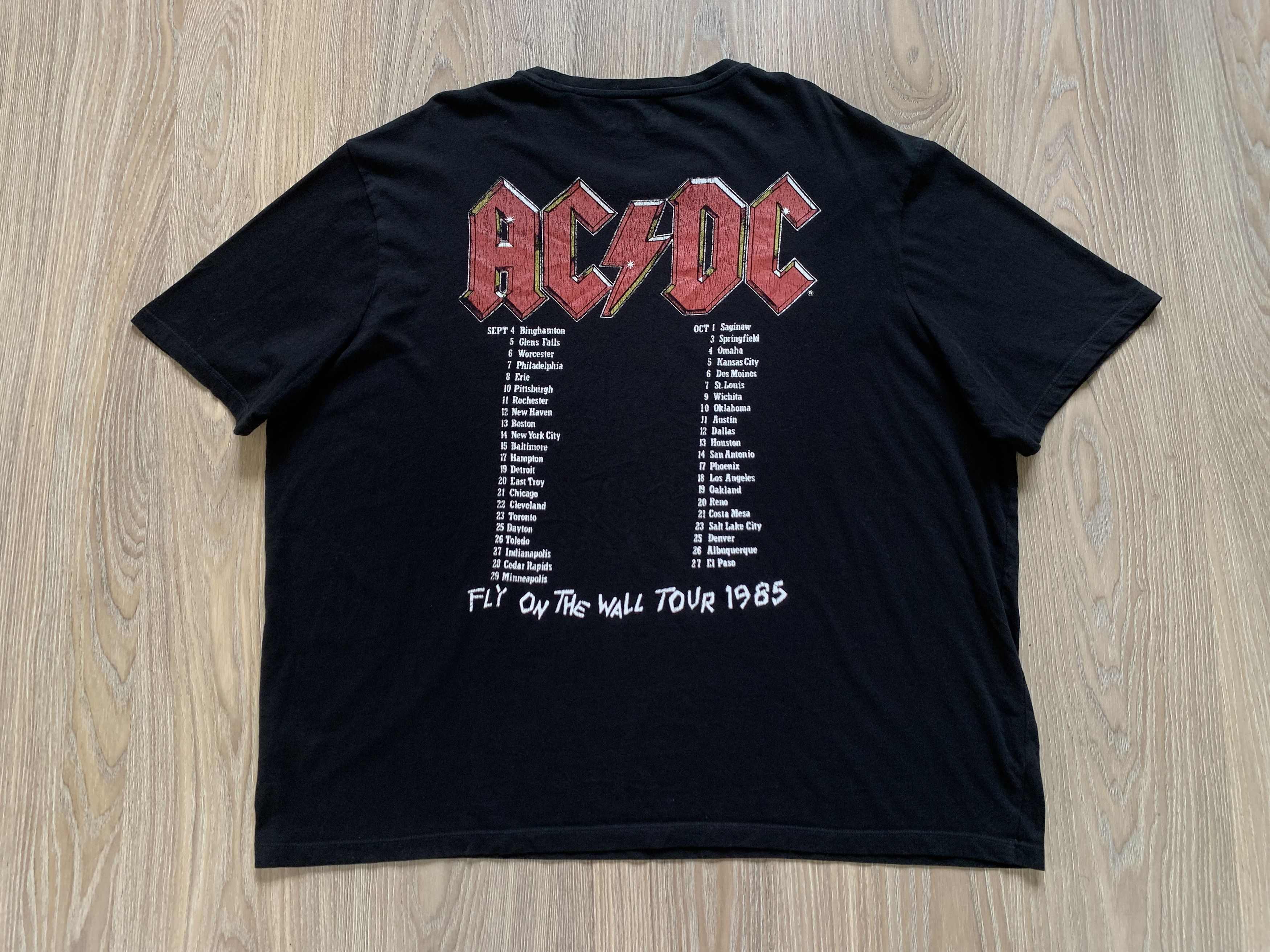 AC/DC Mens AC/DC Fly On The Wall Tour T-Shirt 2024 Size US XXL / EU 58 / 5 - 3 Thumbnail