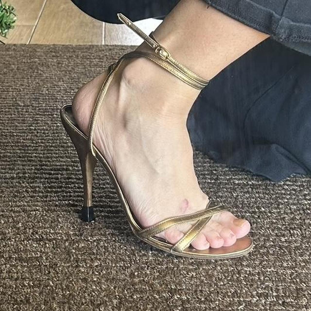Manolo Blahnik Gold strappy manolo Size US 7.5 / IT 37.5 - 4 Thumbnail