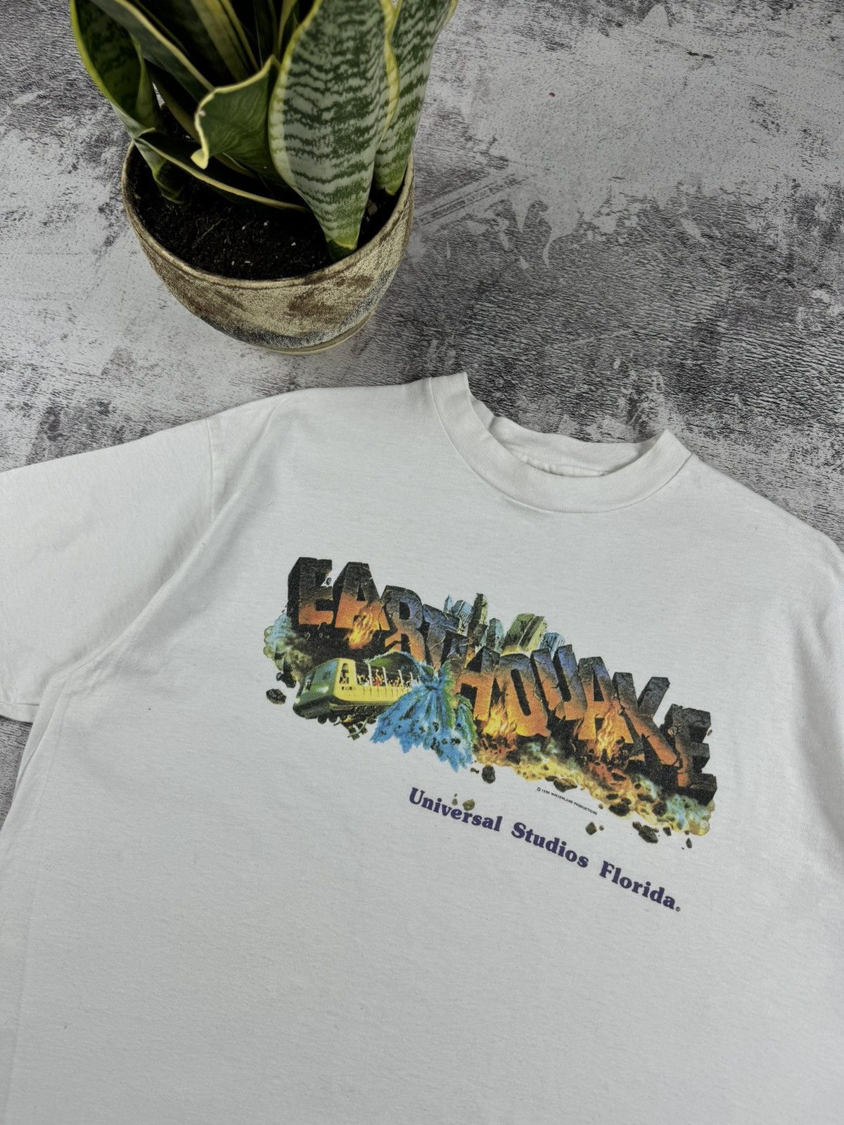 Universal Studios Vintage 80S 90S Earthquake 1990 Winterland Hanes T Shirt Tee Size US XL / EU 56 / 4 - 6 Thumbnail