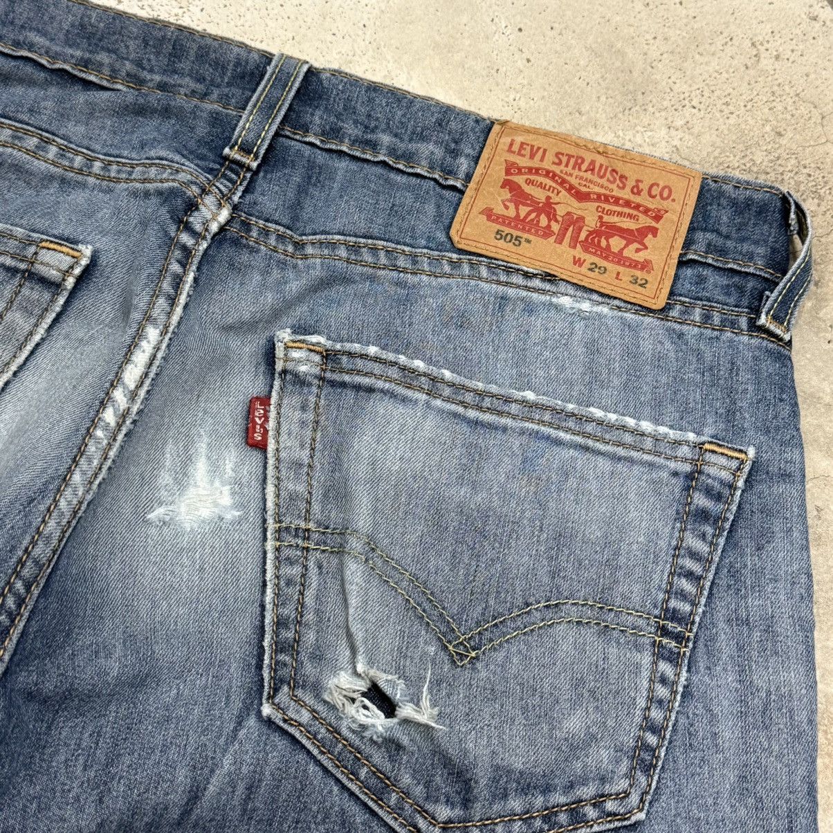 Levi's Levis 505 Worn Distressed Jeans Denim Pants Size US 29 - 13 Thumbnail