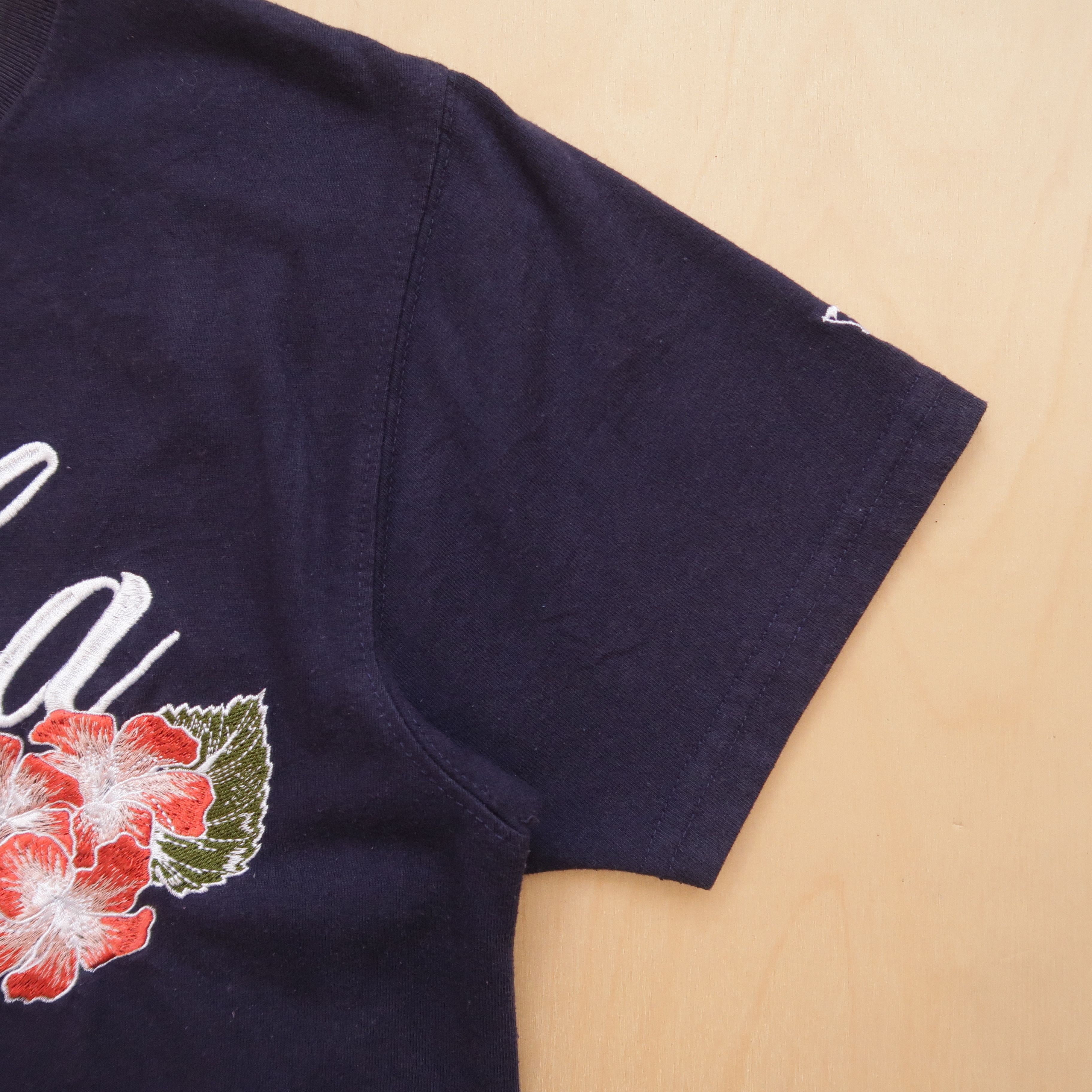 Japanese Brand 2000s Gotcha Surf Full Embroidered T-Shirt Size US S / EU 44-46 / 1 - 10 Thumbnail