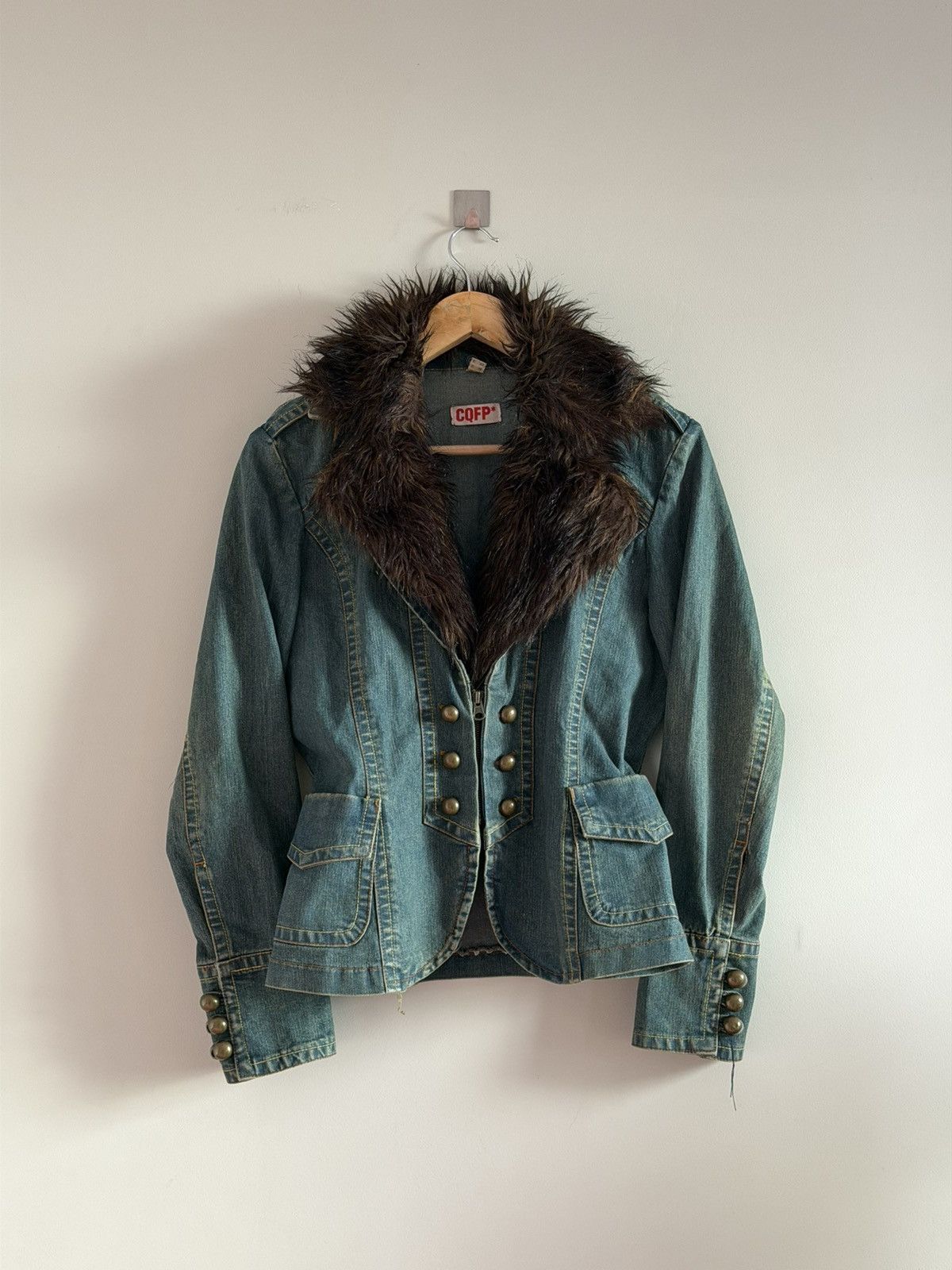 Vintage Denim Jacket with Detachable Faux Fur Collar Size S / US 4 / IT 40 - 2 Thumbnail