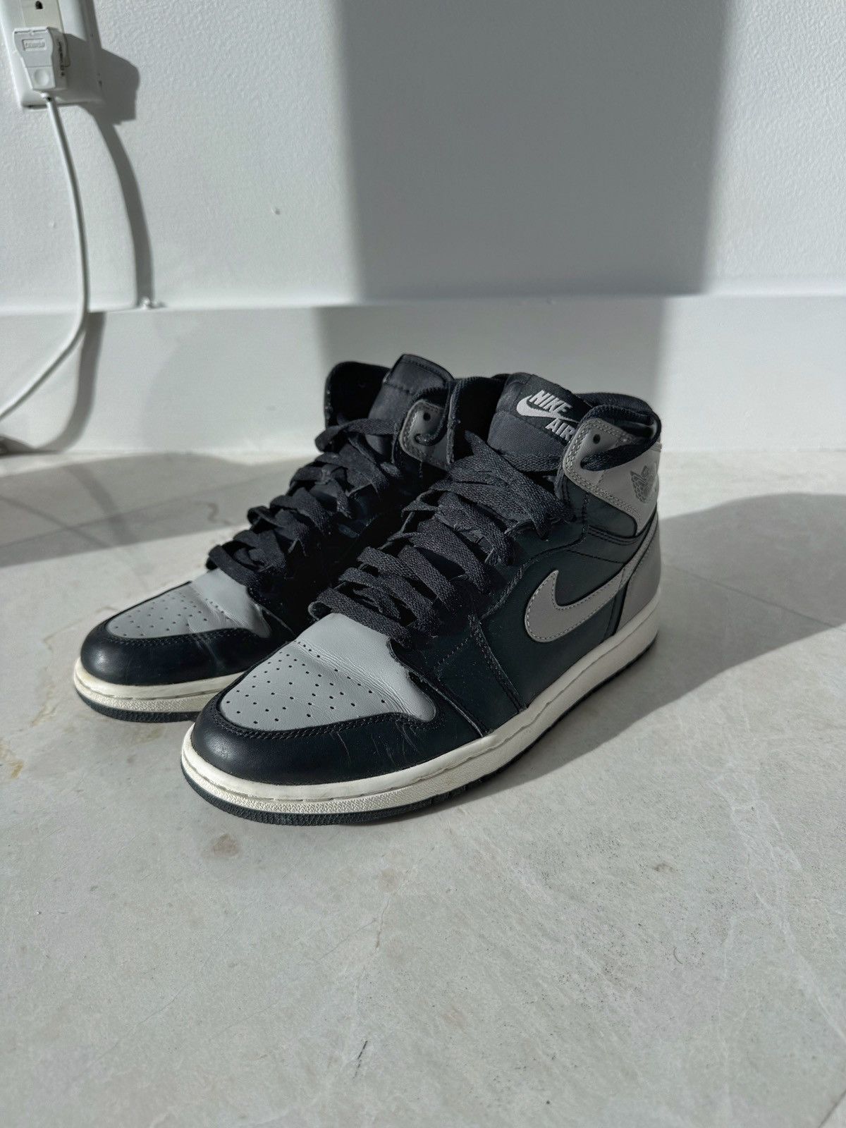 Nike Air Jordan 1 Retro High OG 2013 Shadow 2013 Size US 8.5 / EU 41-42 - 1 Thumbnail