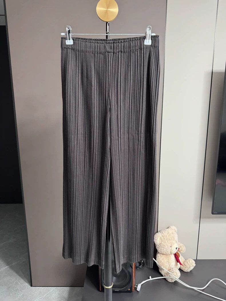 Issey Miyake Issey Miyake size:2 Grey pleated pants Size 42" / US 20 - 1 Thumbnail
