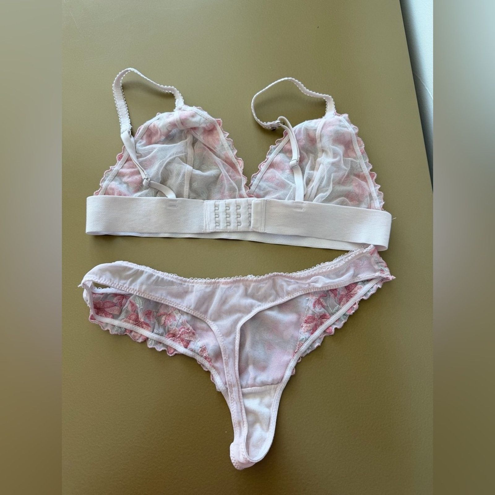 Other Pink Floral Lace Bralette and Pantues Set. Bra M panties S Size ONE SIZE - 9 Thumbnail