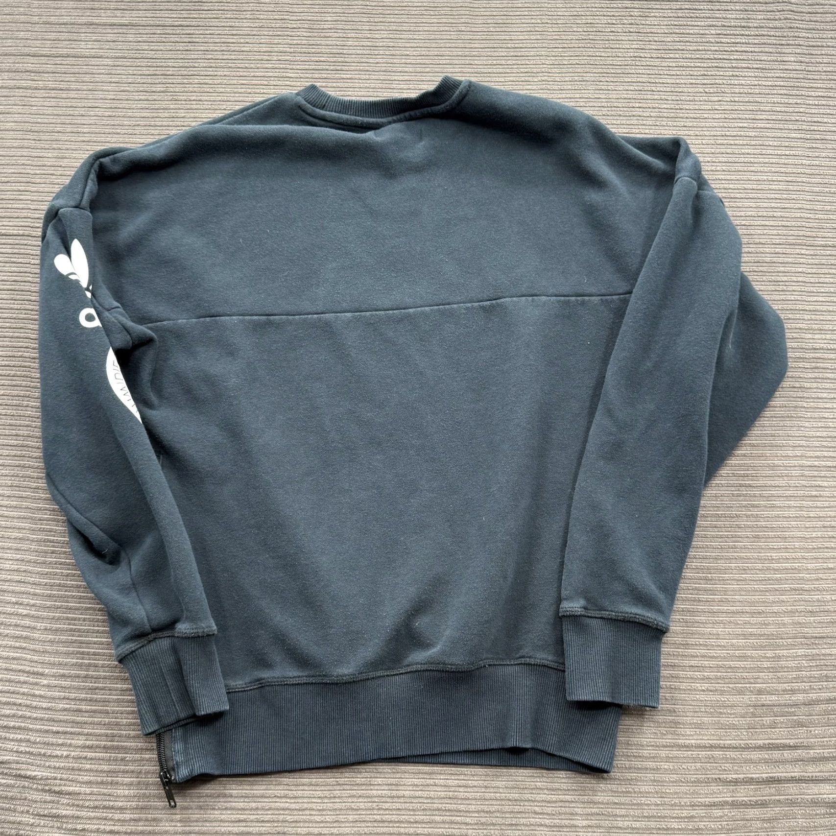 Adidas Adidas Sweatshirt Mens Small Black Trefoil Logo Crewneck Zip Hem Pullover Graphic Print All Seasons 90s Retro Logo Mens Size US S / EU 44-46 / 1 - 2 Thumbnail