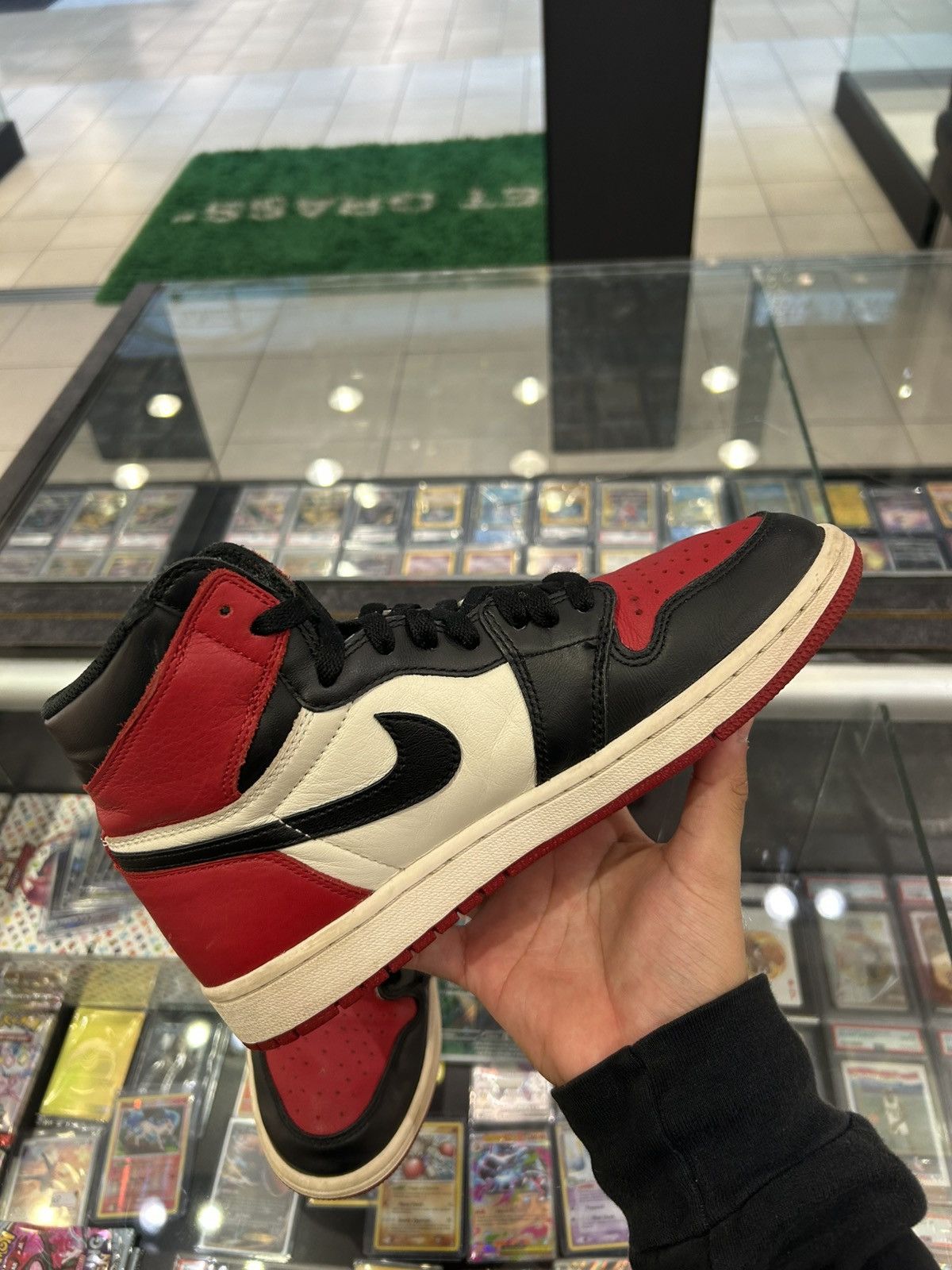 Jordan Brand Jordan 1 bred toe 2018 Size US 8 / EU 41 - 5 Thumbnail
