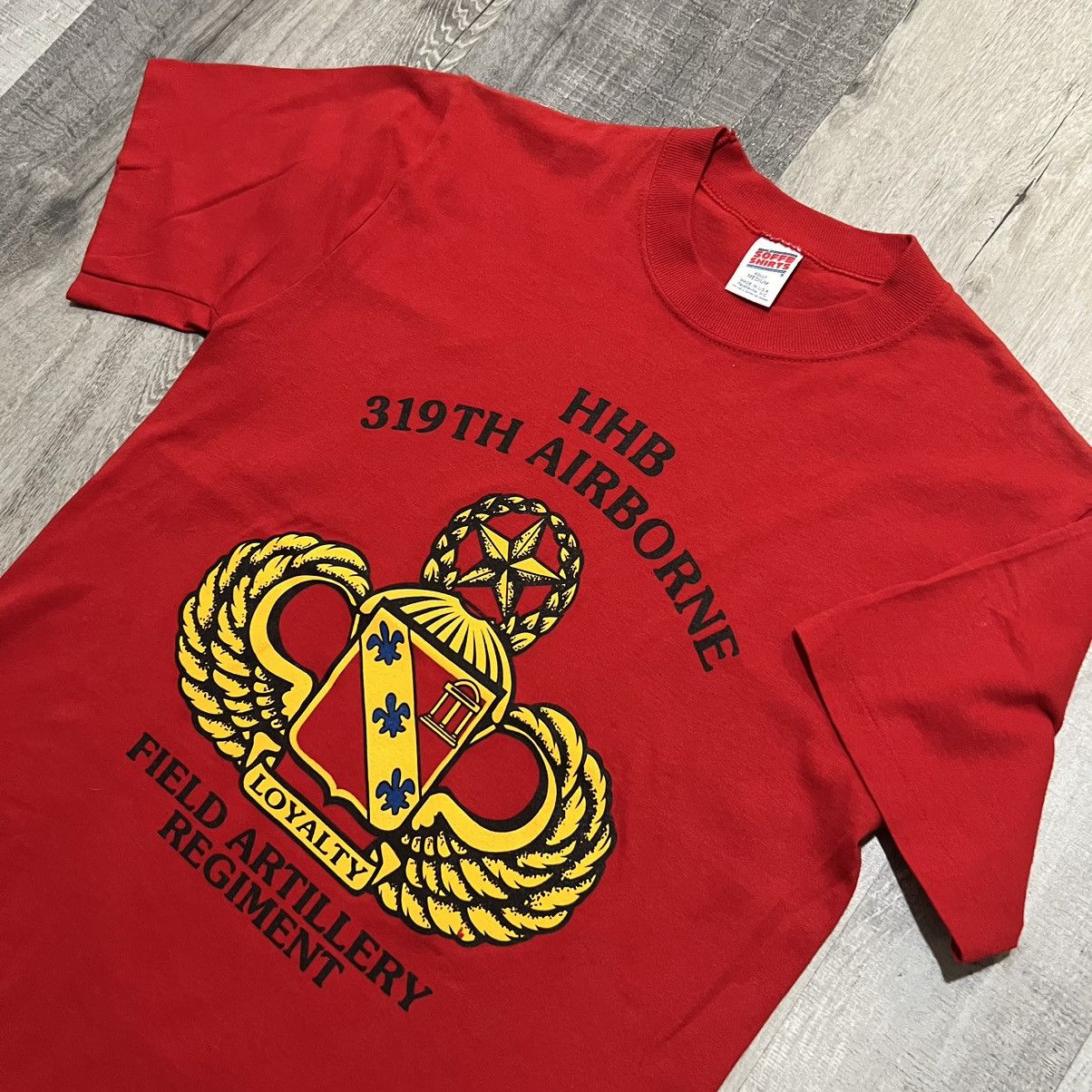 Soffe × Vintage Vtg HHB 319th Airborne Artillery Regiment 1980s Red T Shirt Size US M / EU 48-50 / 2 - 2 Thumbnail
