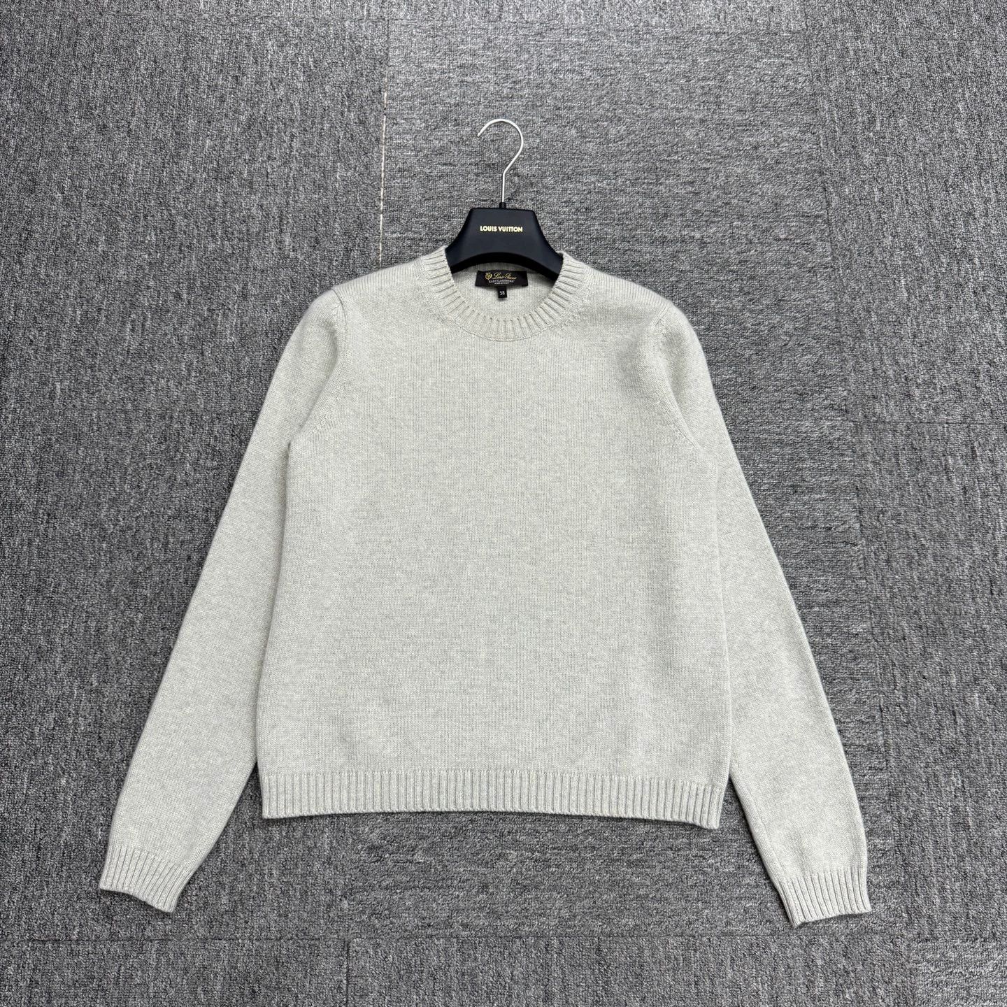 Loro Piana Loro Piana Women's 38 Cashmere Sweater 99 New Size XS / US 0-2 / IT 36-38 - 1 Thumbnail