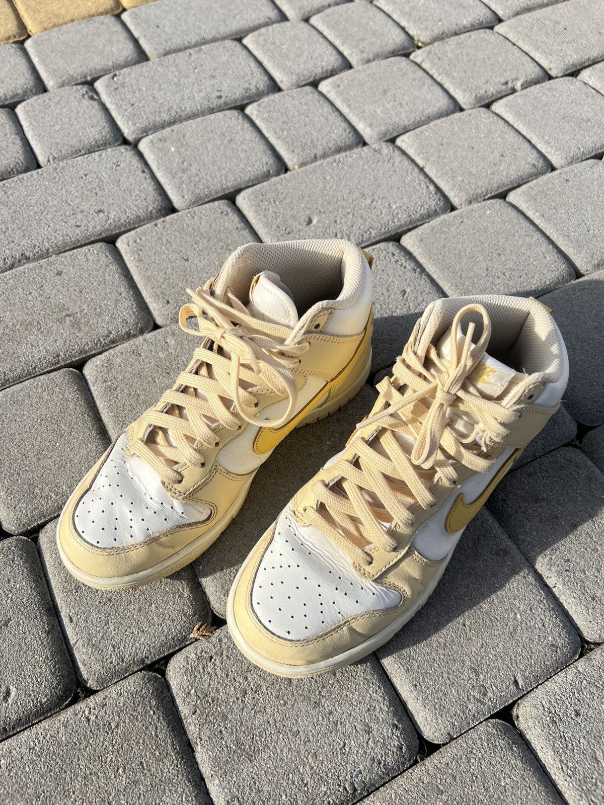 Nike Nike Dunk High White/Yellow Size US 7 / EU 40 - 2 Thumbnail