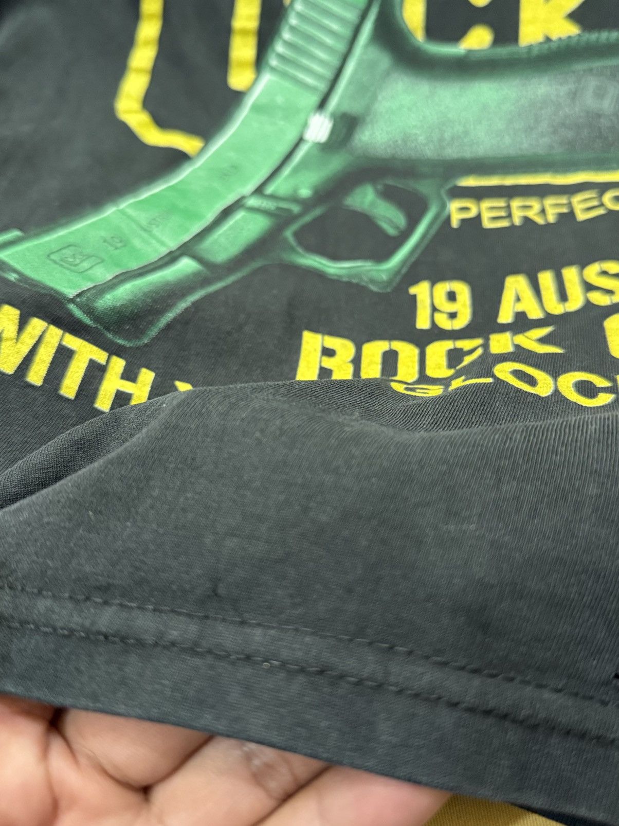 Vintage Vintage Glock Gum Perfection 19 Austria Rock Out Faded Tee Size US S / EU 44-46 / 1 - 11 Thumbnail