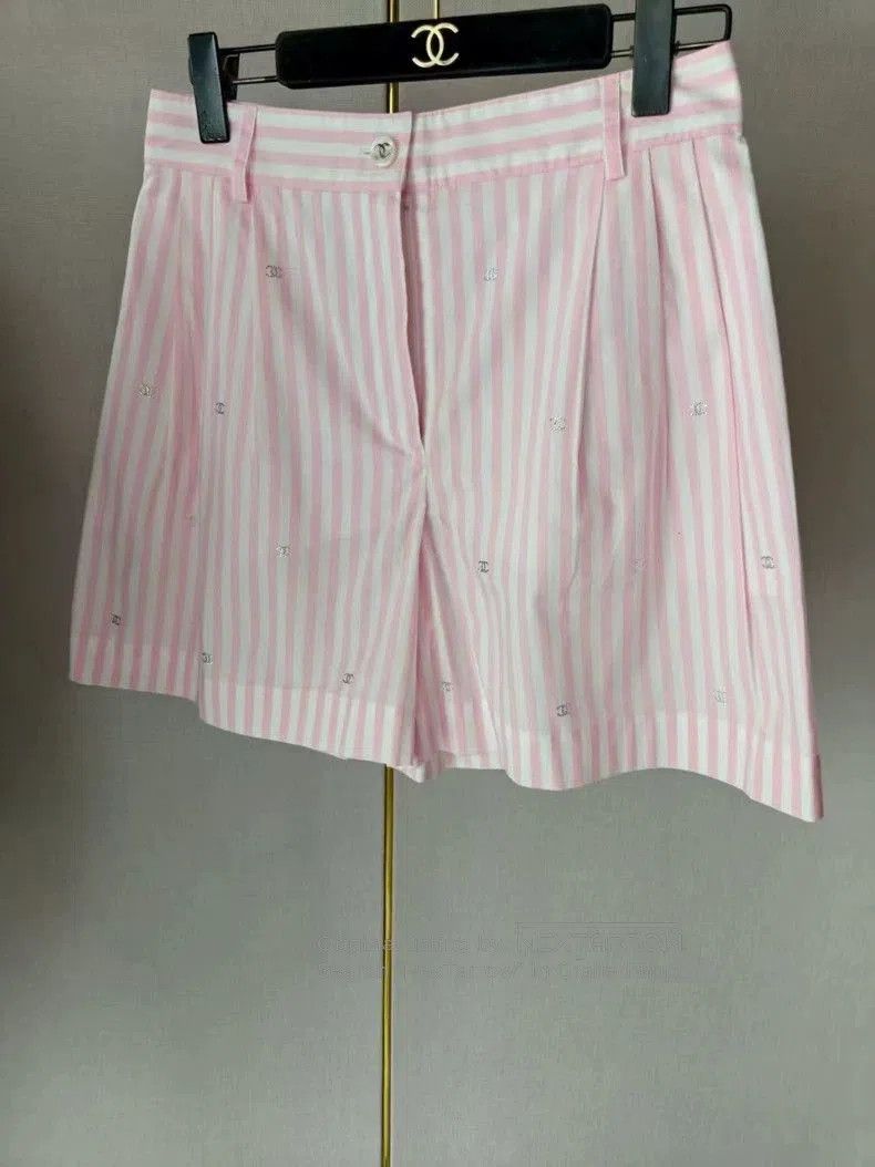 Chanel Chanel Pink Striped Shorts. Size US 34 / EU 50 - 1 Thumbnail