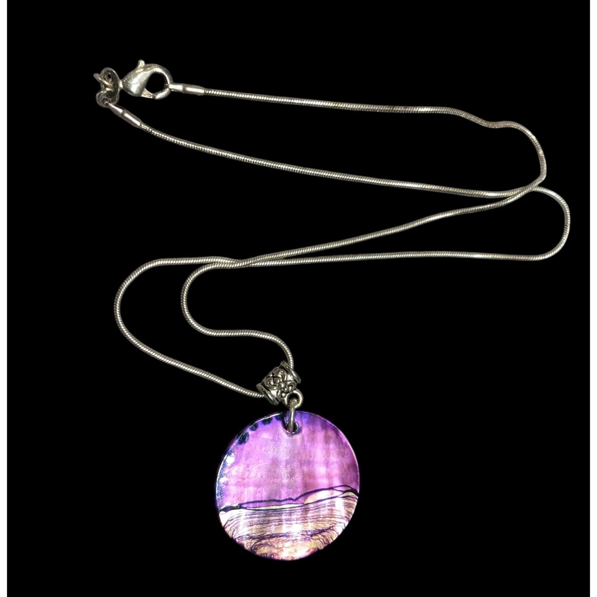 Other Artisan Signed Dyed Purple Shell Disc Necklace Size ONE SIZE - 1 Thumbnail