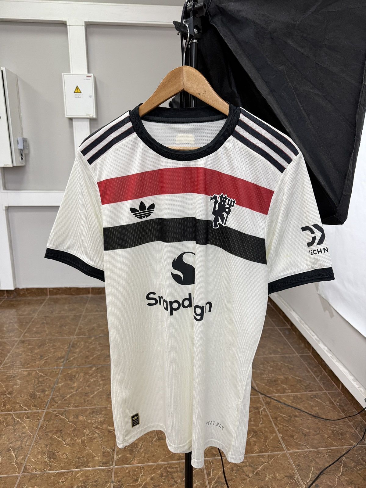 Adidas 🏴󠁧󠁢󠁥󠁮󠁧󠁿 24/25 Manchester United Adidas Third Jersey Snapdragon Size US XL / EU 56 / 4 - 1 Thumbnail