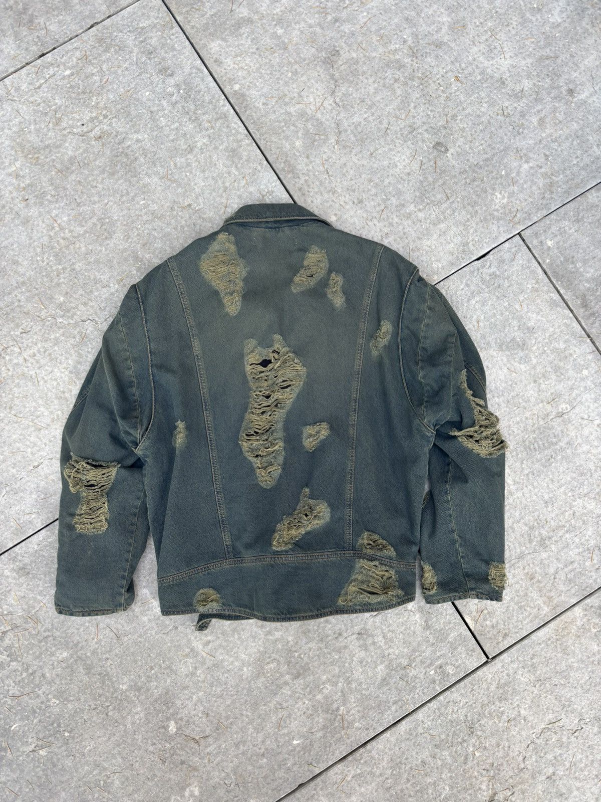 Acne Studios Acne Studios Distressed Denim Jacket Size XS / US 0-2 / IT 36-38 - 3 Thumbnail