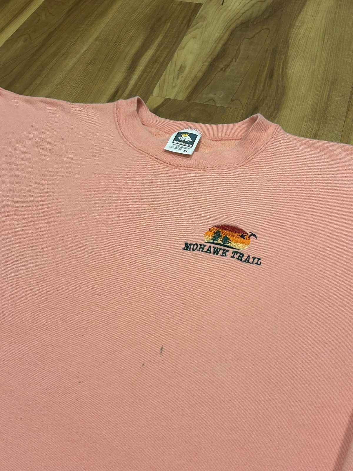 Vintage Vintage Pink Mohawk Trail Embroidered Crewneck Size US XL / EU 56 / 4 - 3 Thumbnail