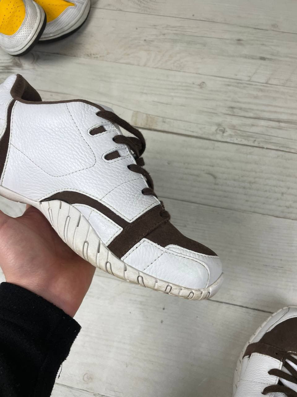 Oakley Vintage Oakley Tenis Leather Shoes Metal Logo Sneakers Size US 9 / EU 42 - 19 Thumbnail
