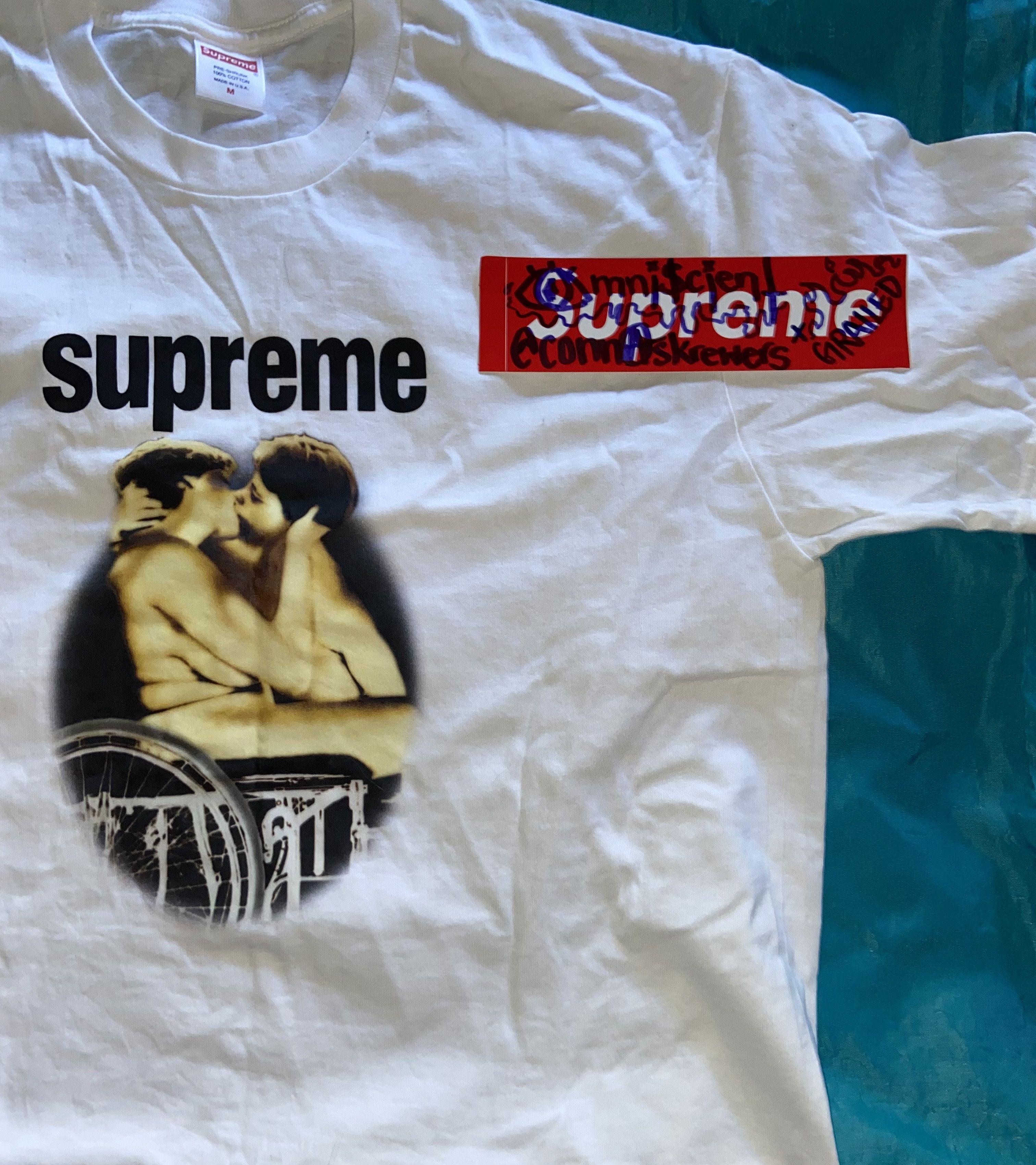 Supreme Kiss Tee Size US M / EU 48-50 / 2 - 2 Thumbnail