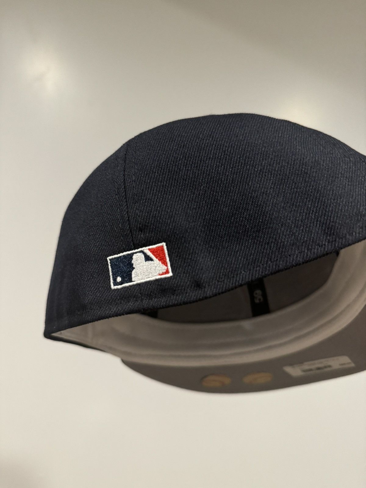 Hat Club × MLB × New Era Hatclub Exclusive Cleveland Indians Navy Grey brim 7 3/8 Size ONE SIZE - 3 Thumbnail