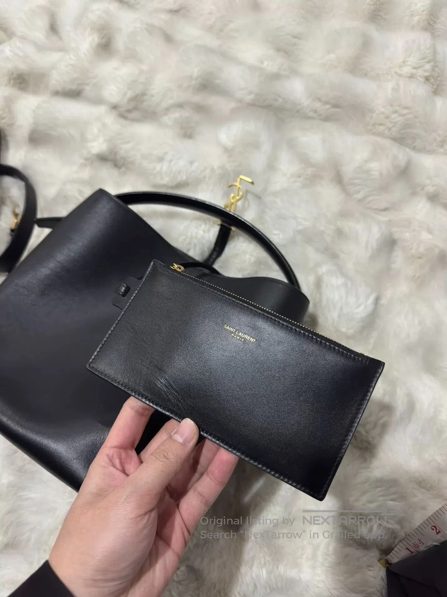 Yves Saint Laurent YSL Le37 Hobo Bag. Size ONE SIZE - 6 Thumbnail