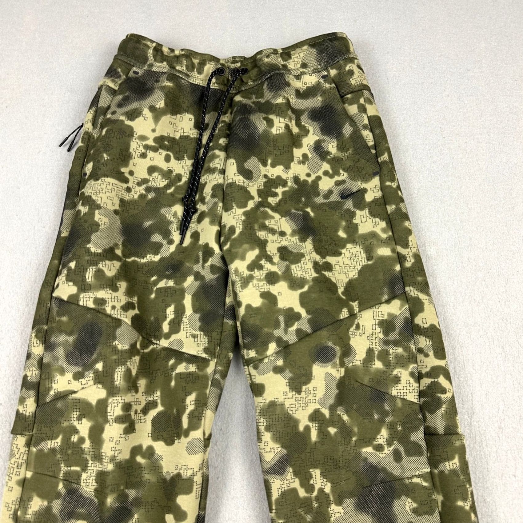 Nike Nike Tech Fleece Pants Men Small Green Camo Drawstring Tapered Jogger S Size US 29 - 2 Thumbnail