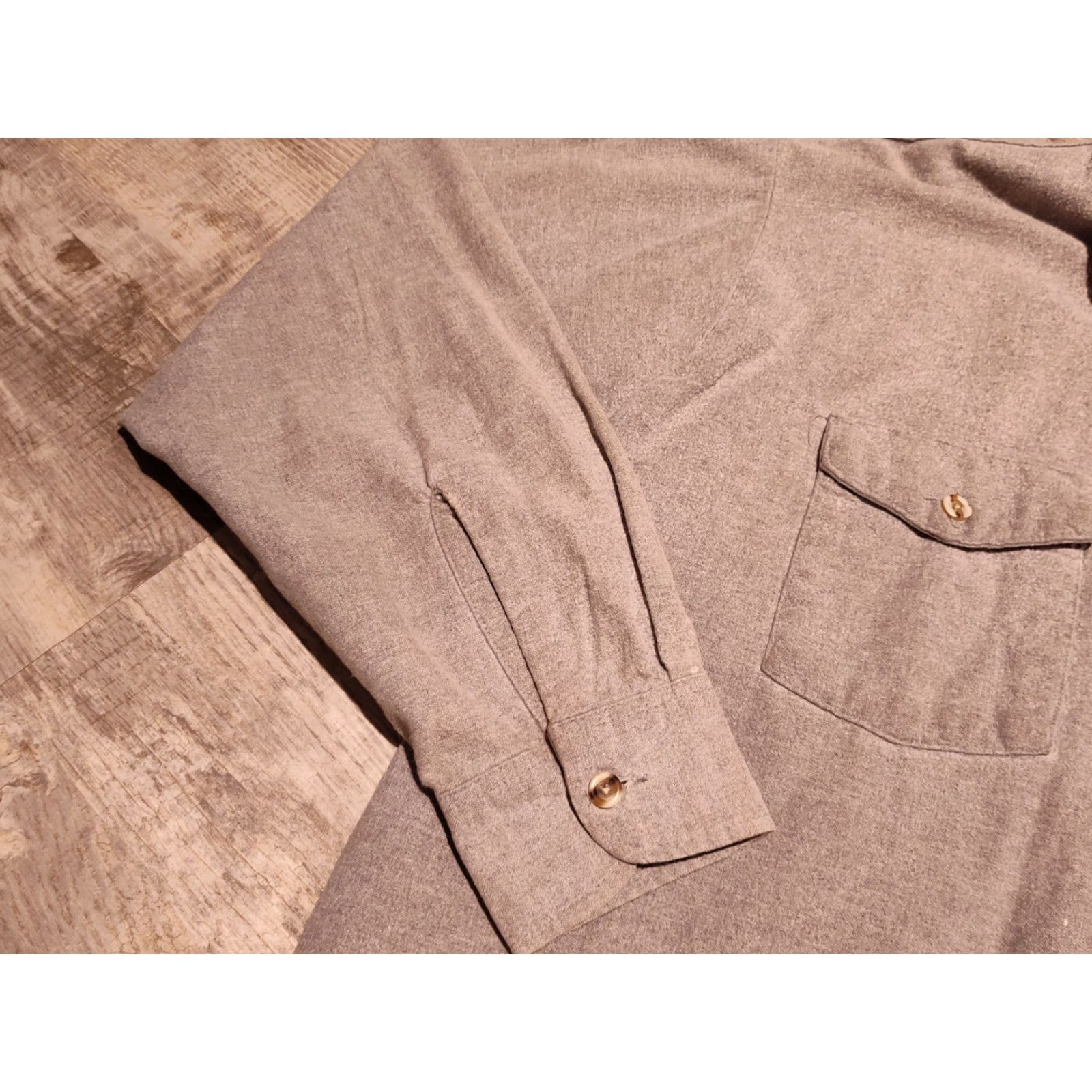 Vintage VINTAGE Five Brother Men's Gray Cotton Flannel Button-Up Shirt Adult Large XL Fall Winter Retro USA Size US L / EU 52-54 / 3 - 4 Thumbnail