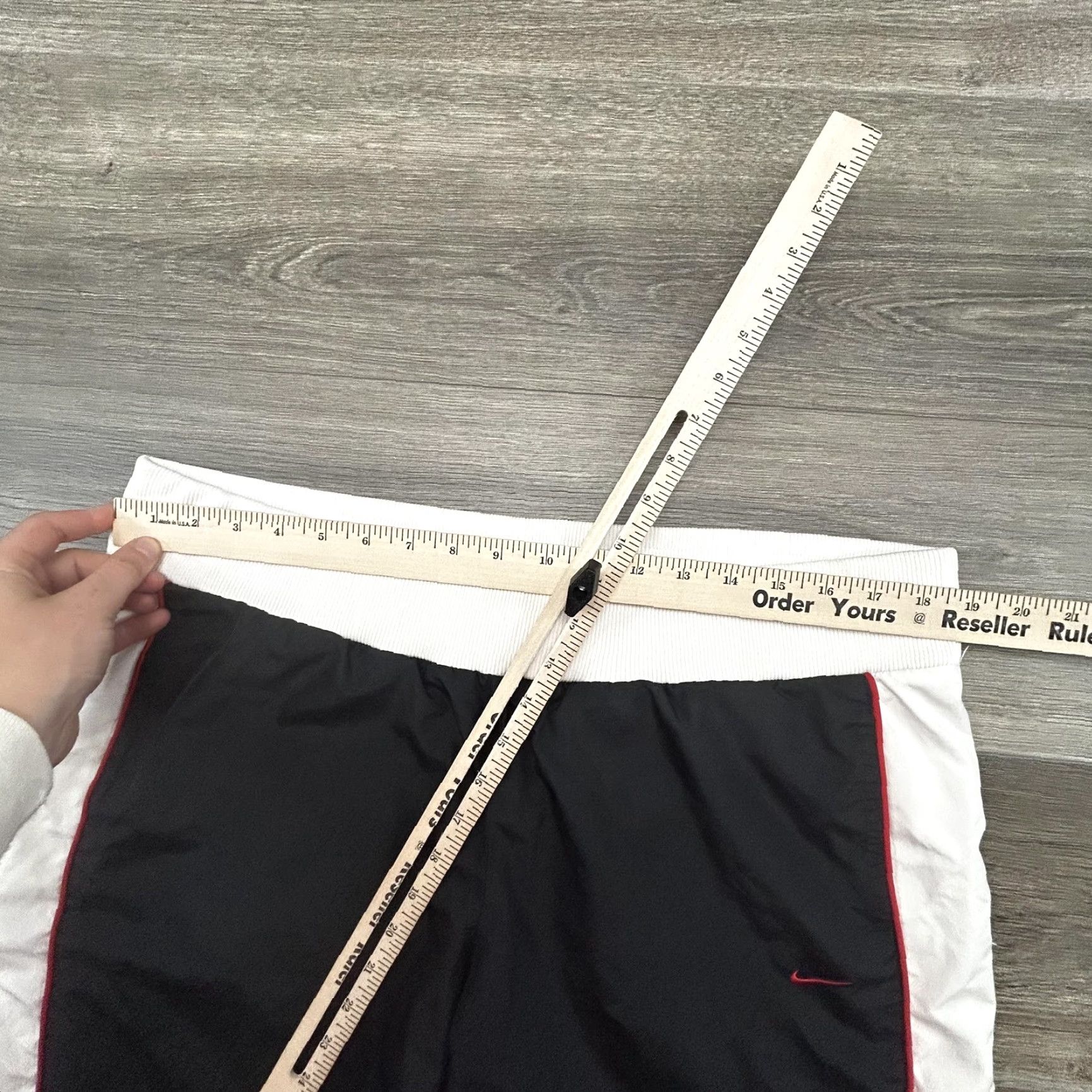 Nike VINTAGE Nike Track Pants Womens L Black White Swoosh Athletic Baggy Stripe Size 36" / US 14 / IT 50 - 5 Thumbnail