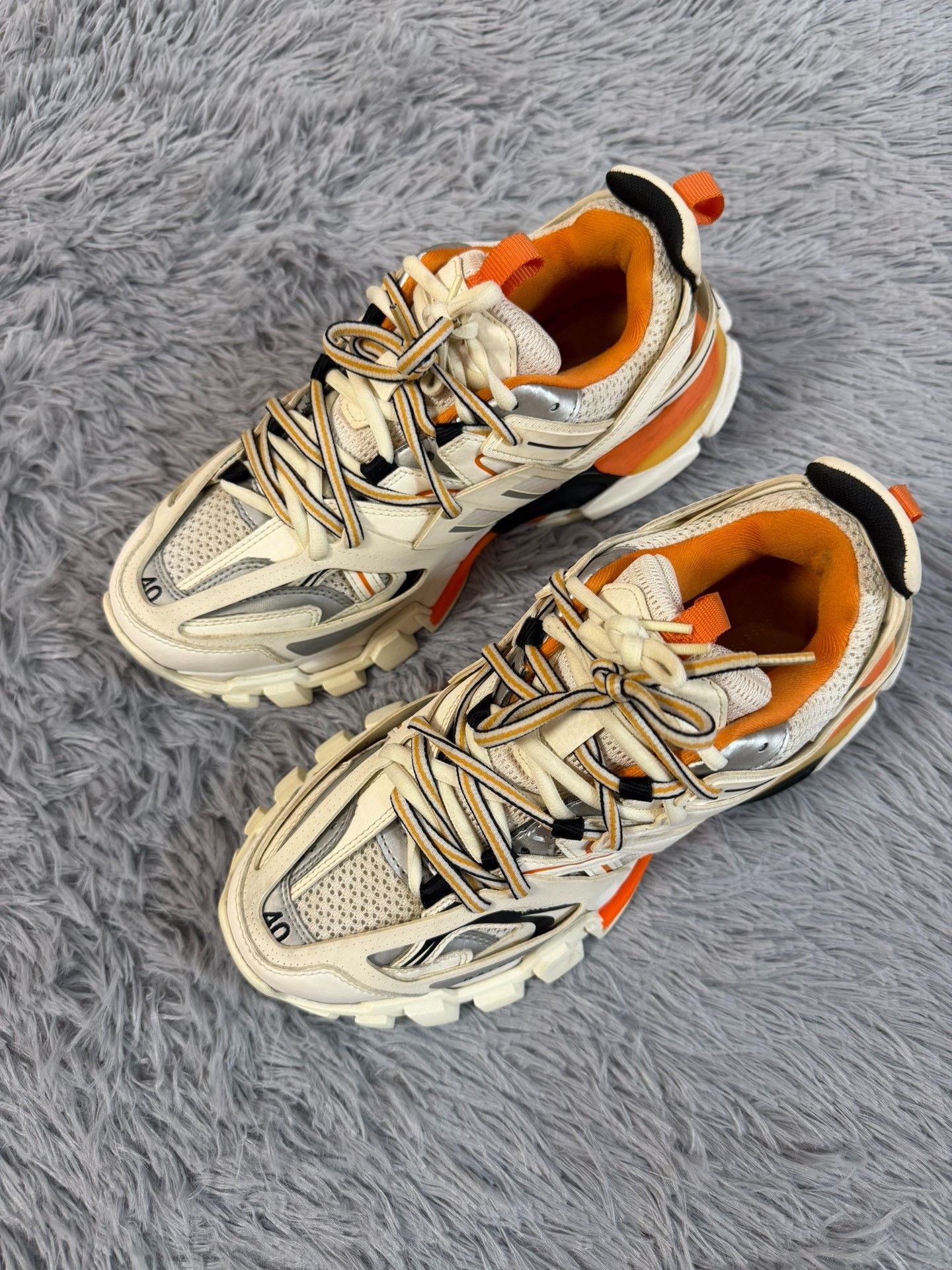 Balenciaga Balenciaga White Lowtop Sneakers 40 Men Size US 7.5 / EU 40-41 - 1 Thumbnail