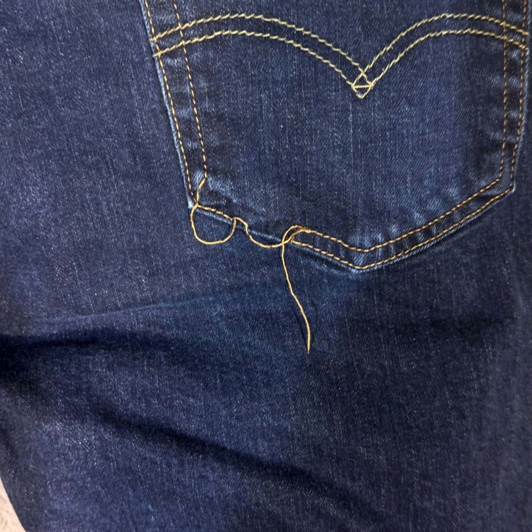 Levi's Levi’s 514 Jeans Men's 38x32 Blue Denim Straight Mid Rise 100% Cotton Jeans Size US 38 / EU 54 - 4 Thumbnail